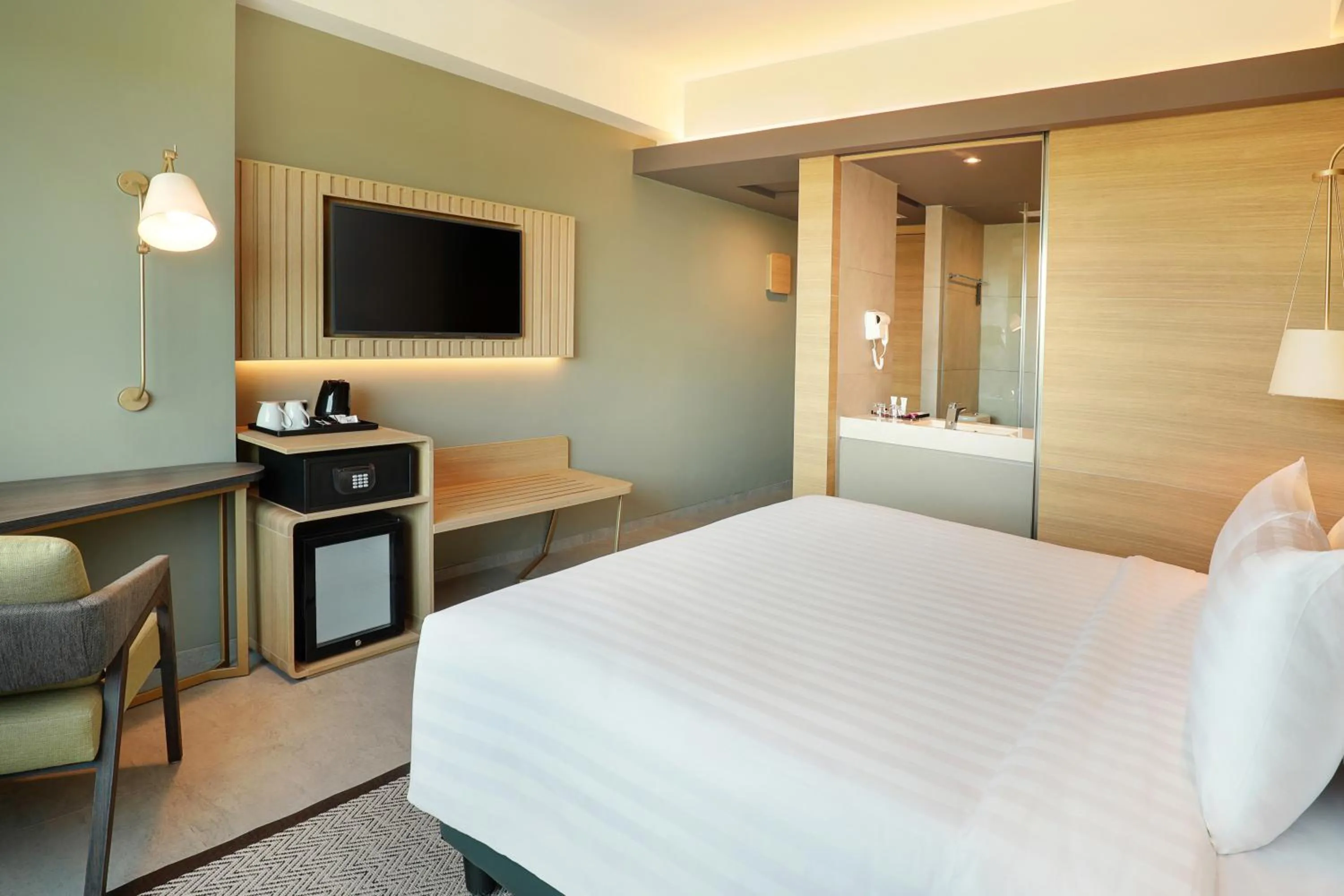 Bed in Mercure Makassar Nexa Pettarani