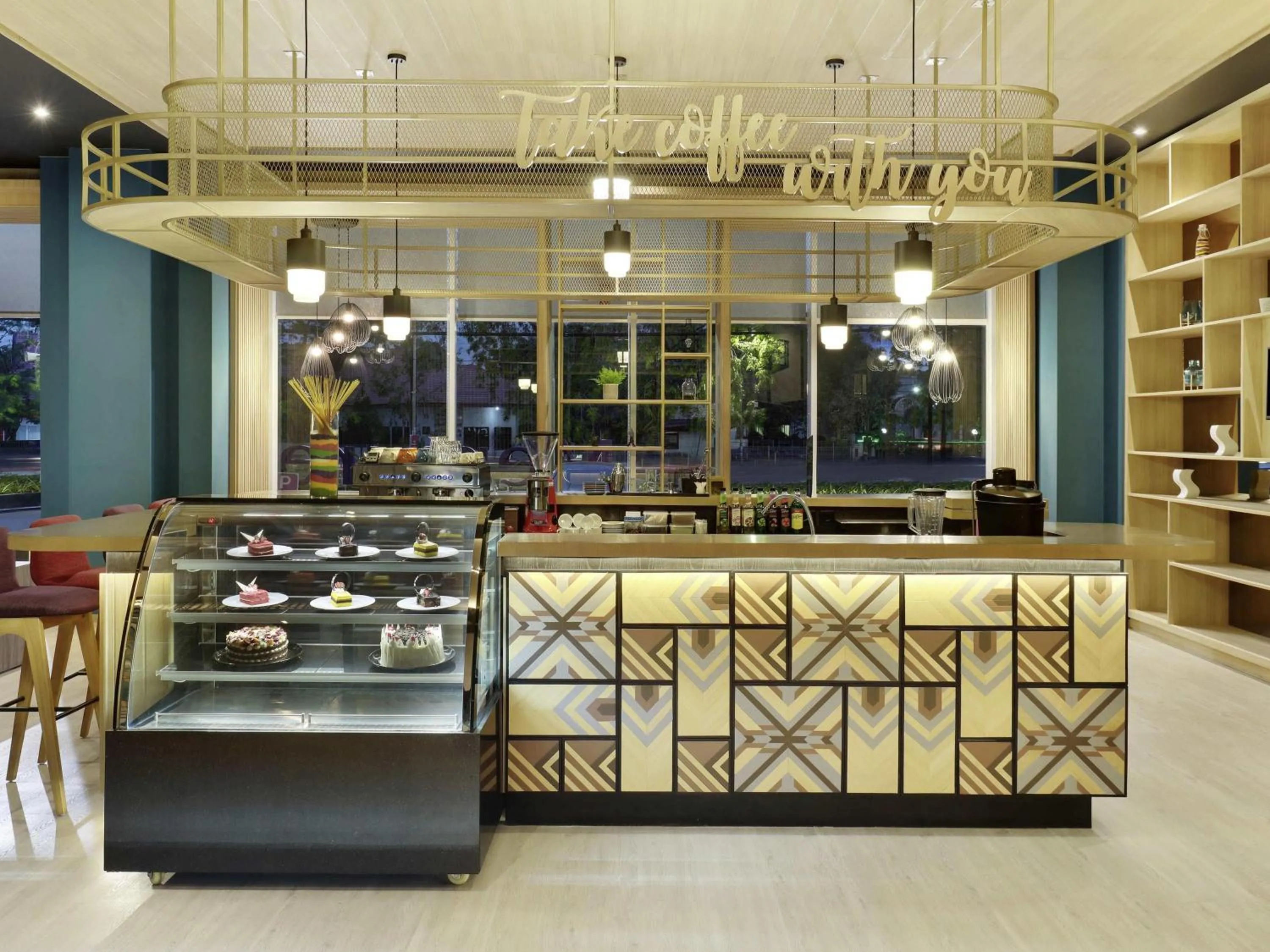 Lounge or bar in Mercure Makassar Nexa Pettarani