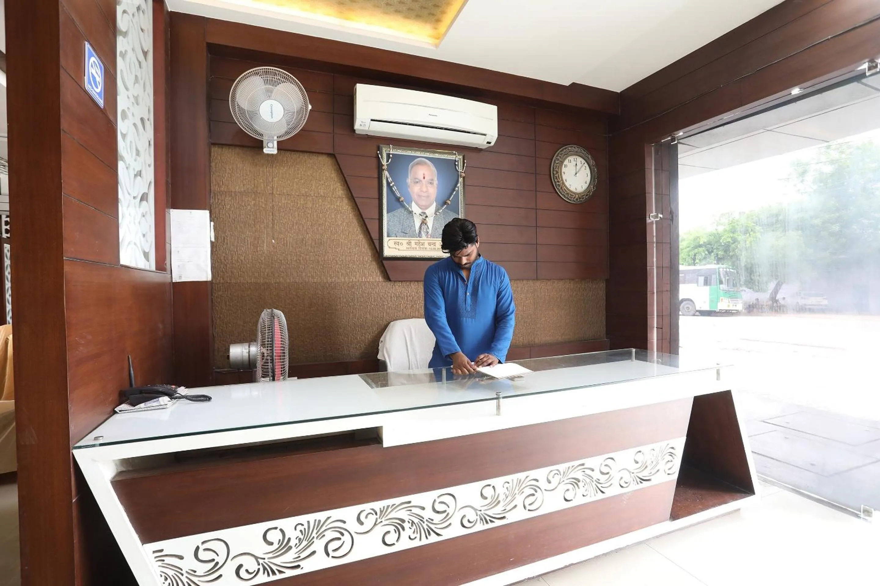 Lobby or reception in Hotel O Salt And Pepper Hotel And Resturant