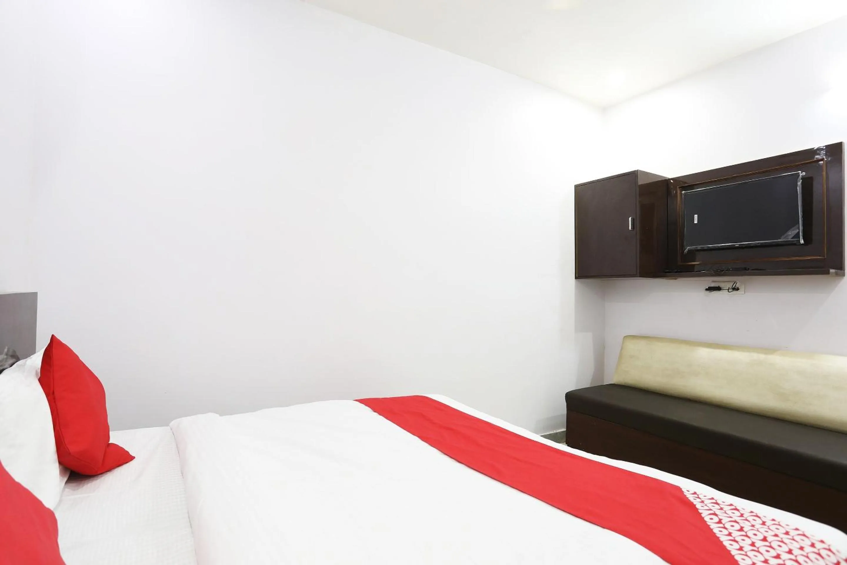 Bedroom, Bed in Hotel O Salt And Pepper Hotel And Resturant