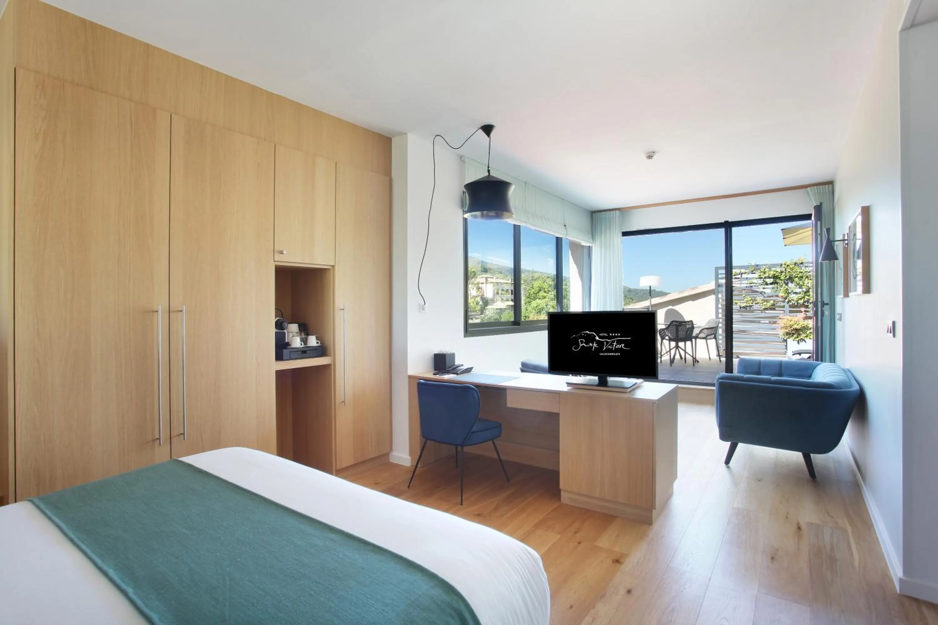 Bed in Hôtel Sainte Victoire