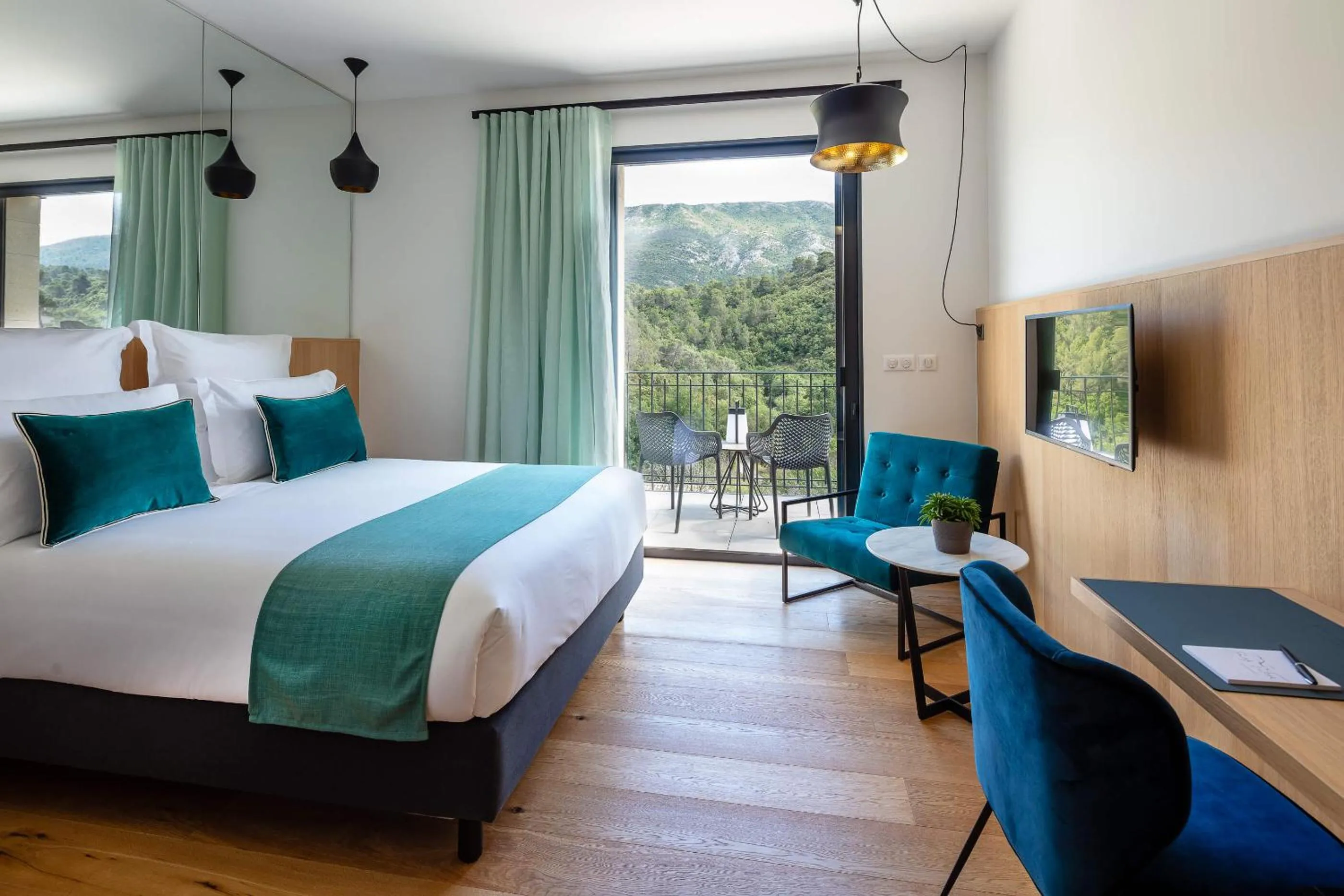 Photo of the whole room, Bed in Hôtel Sainte Victoire