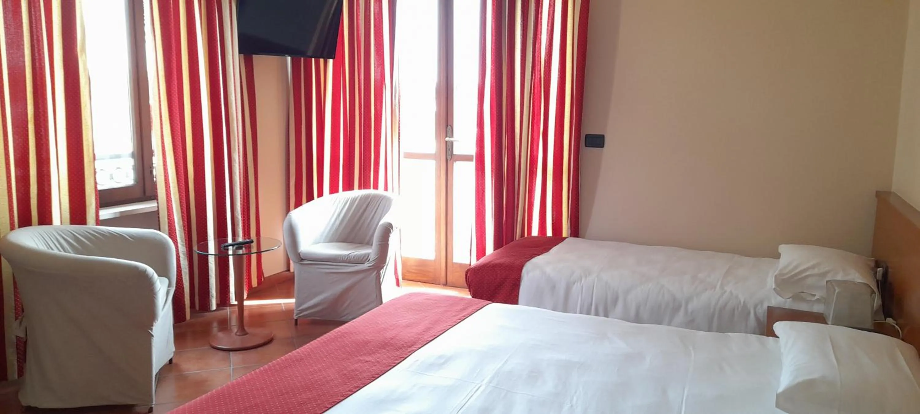 Bedroom, Bed in Hotel Ceretto