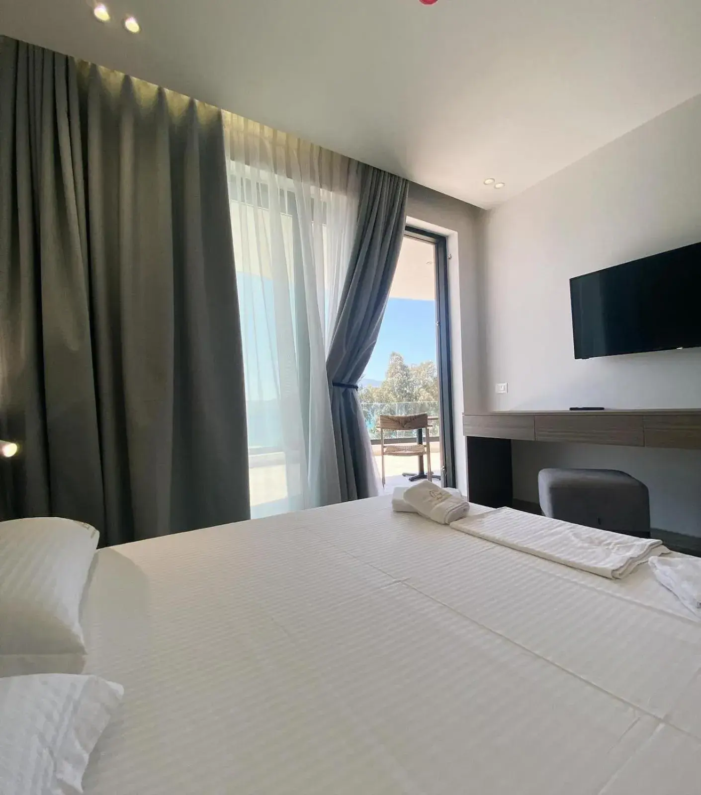 Deluxe Double Room with Sea View in A&G HOTEL Deluxe Double Room with Sea View in A&G HOTEL