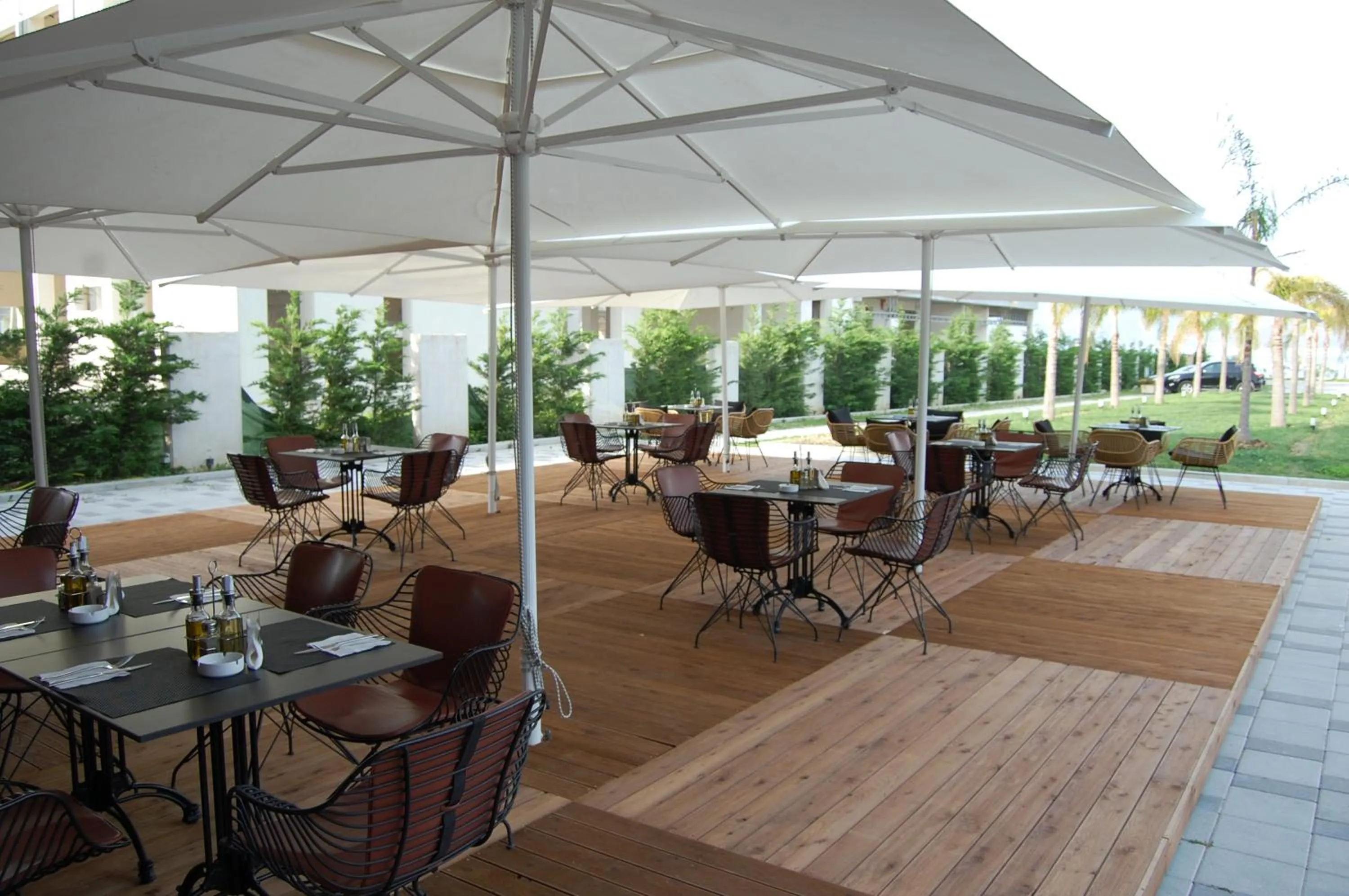 Restaurant/places to eat in A&G HOTEL