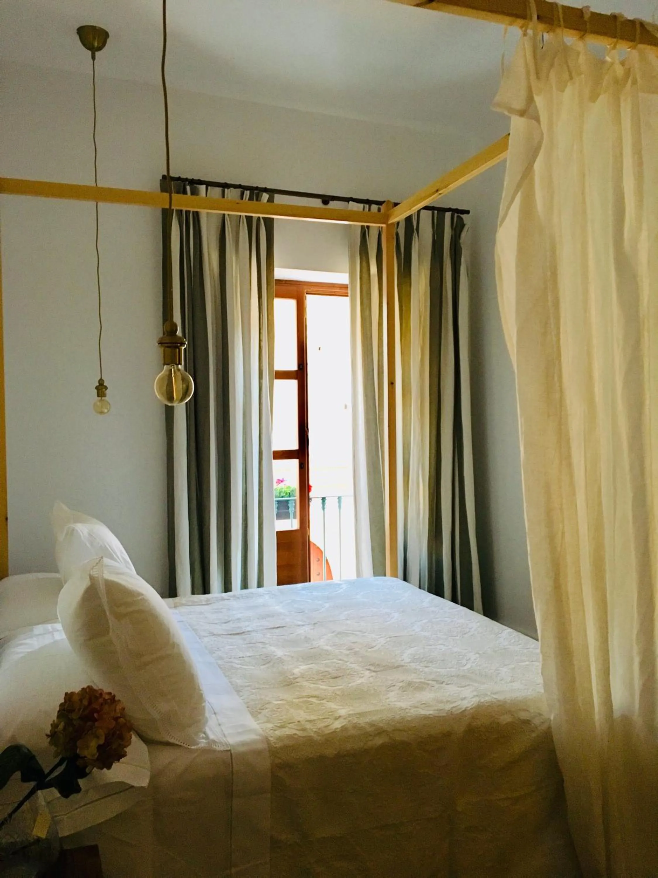 Bed in HOTEL LUZ ALMONASTER