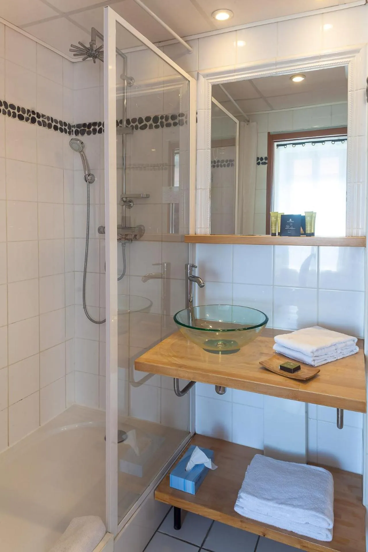 Shower in Saint Jean