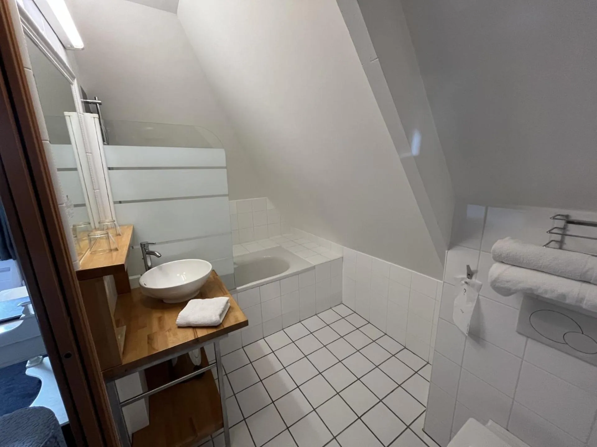 Bath, Bed in Saint Jean