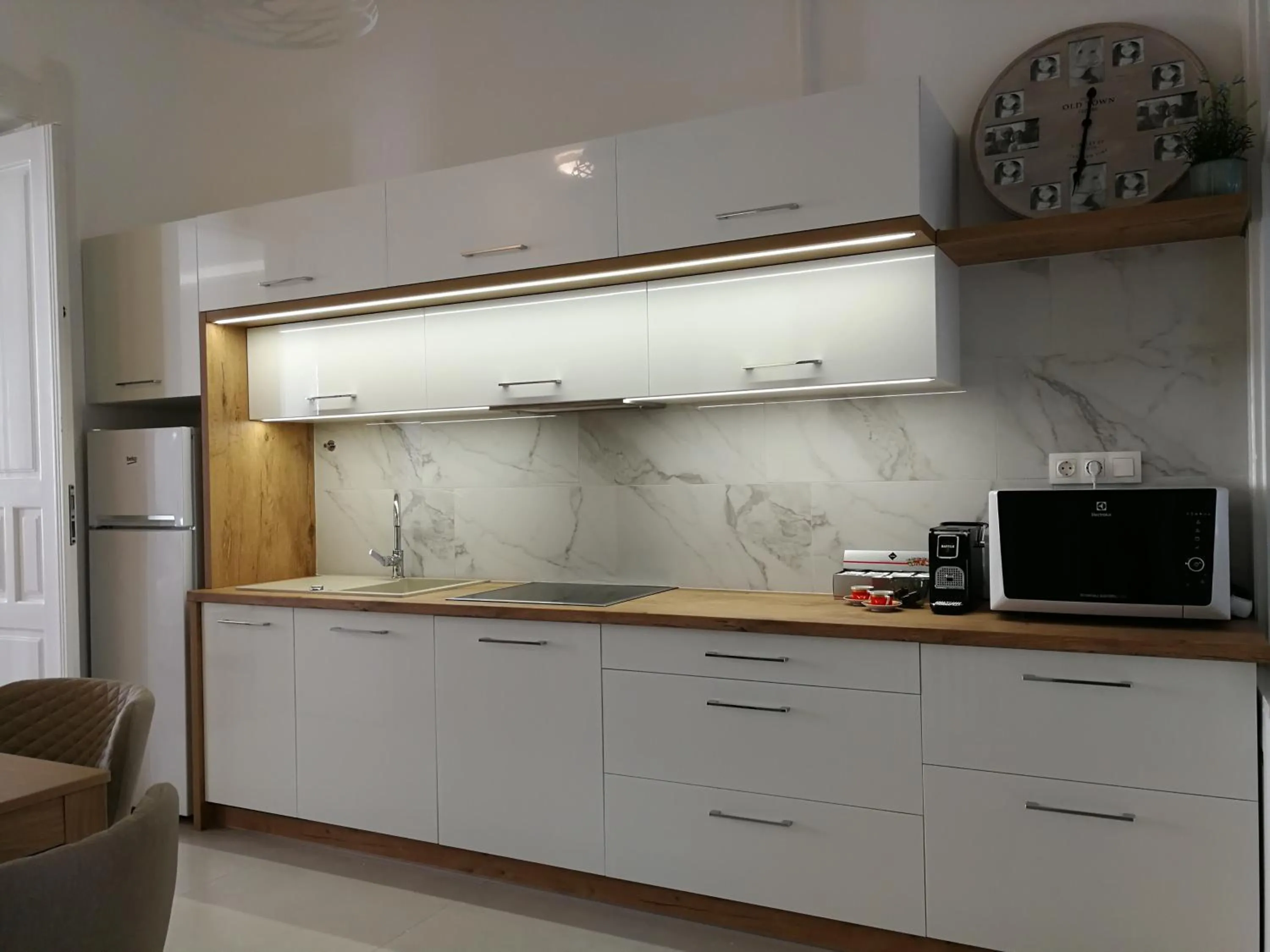 Communal kitchen in Visit Debrecen Apartman