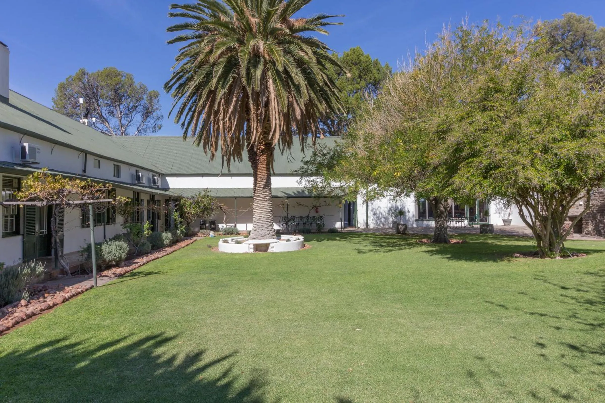 Garden in Lemoenfontein