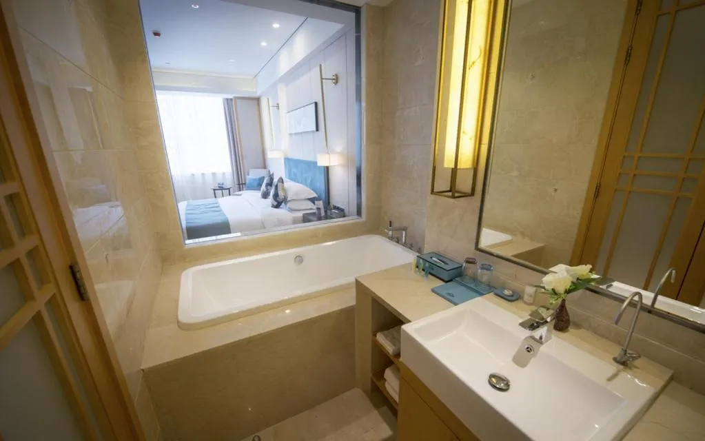 Hot Tub in Days Hotel by Wyndham Shanxi Xinzhou