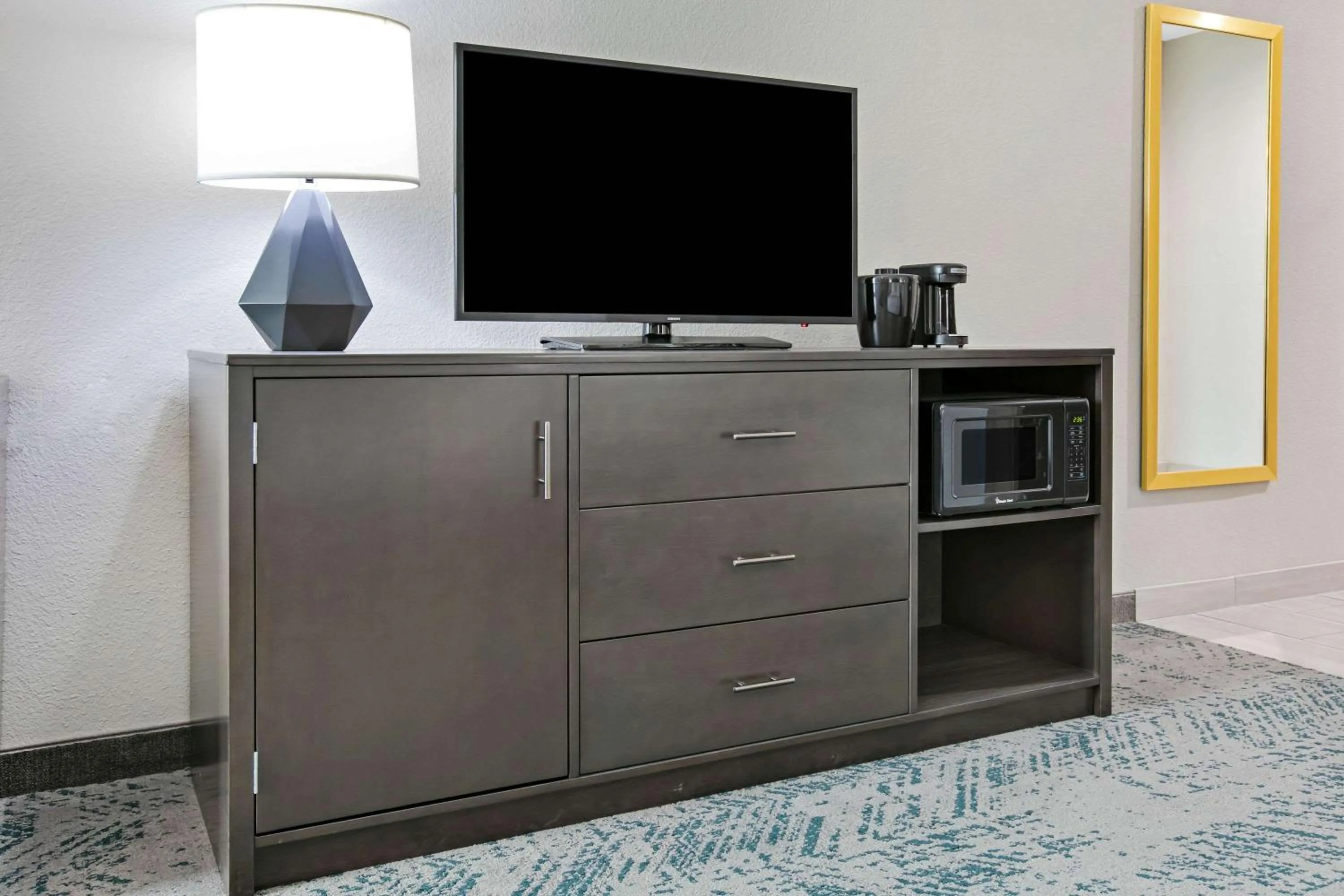 On site in La Quinta Inn & Suites DFW West-Glade-Parks