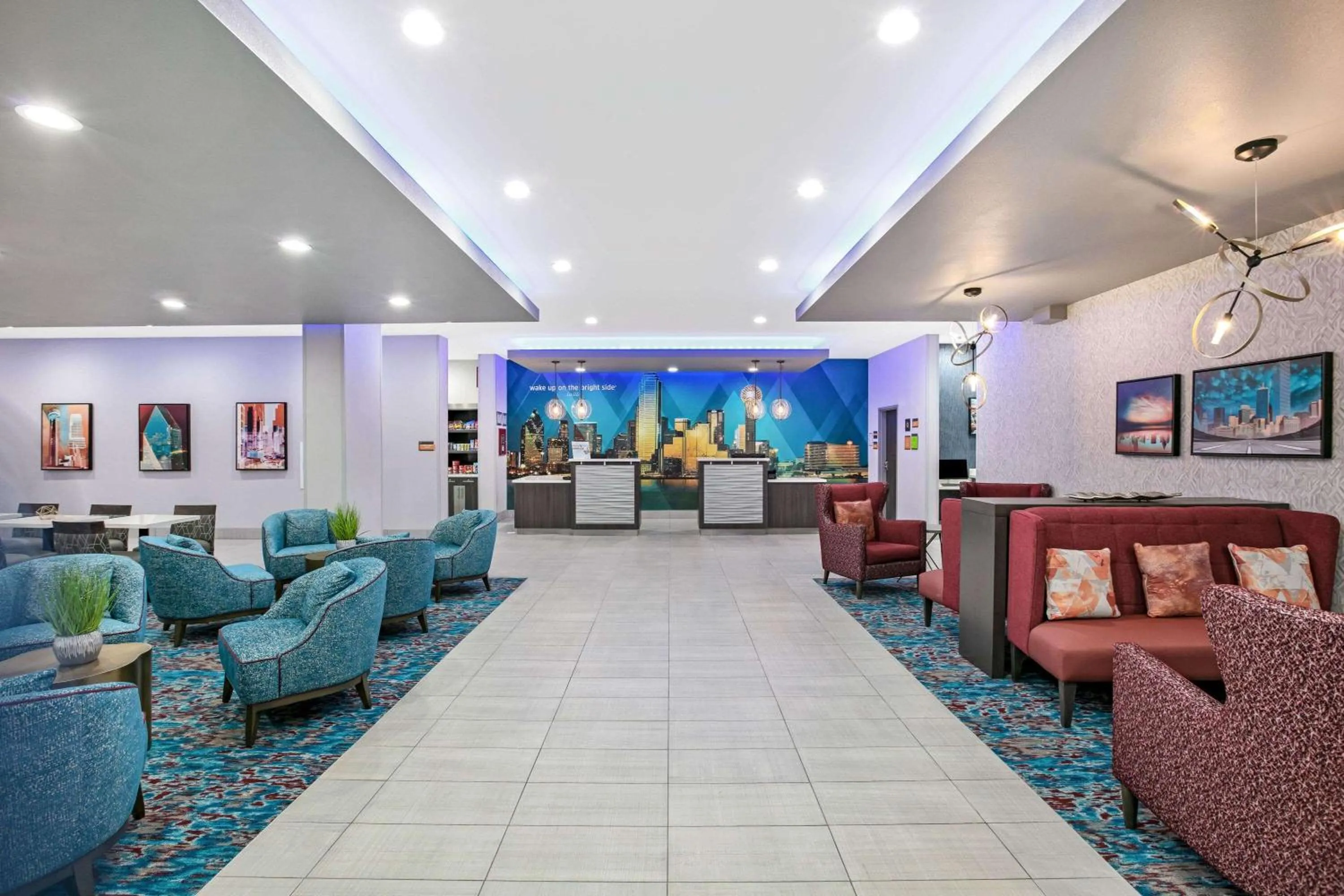 Lobby or reception in La Quinta Inn & Suites DFW West-Glade-Parks
