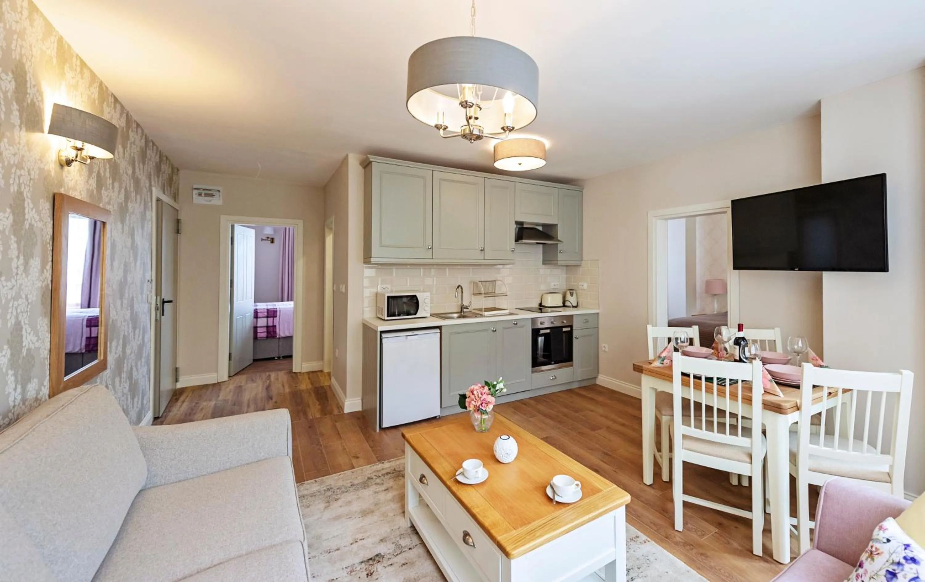 TV and multimedia in Predela LUX Aparthotel