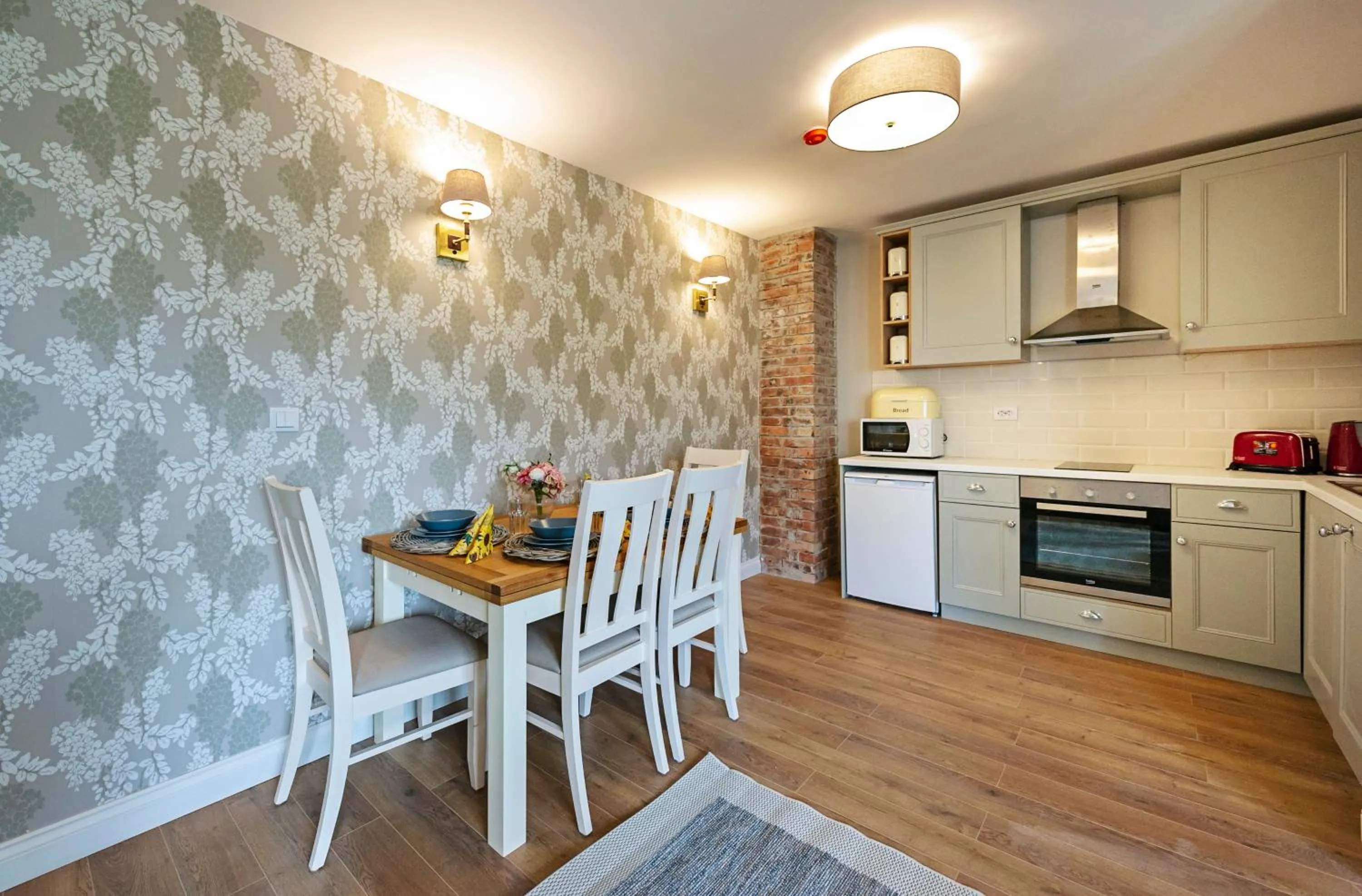 Kitchen or kitchenette in Predela LUX Aparthotel