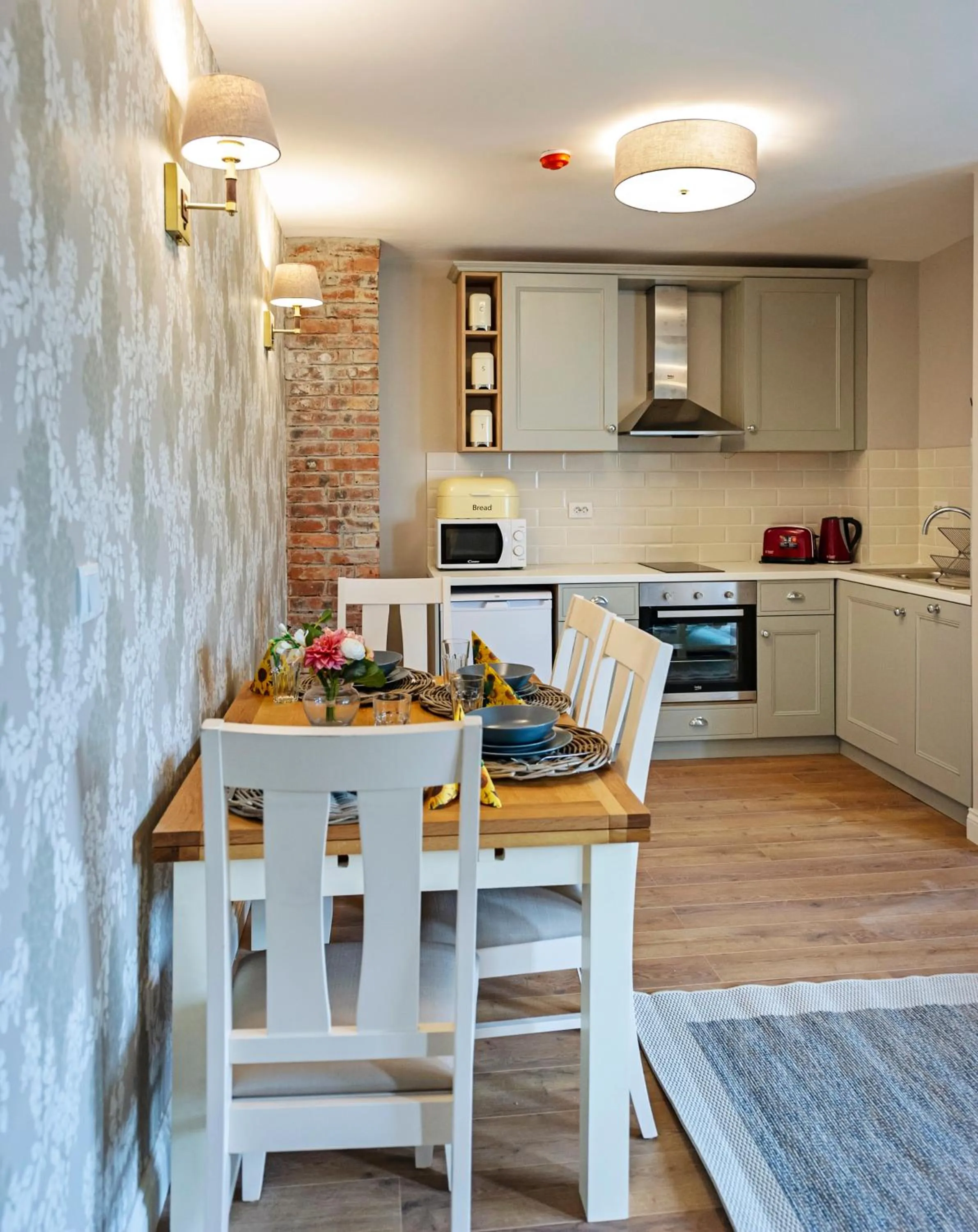 Kitchen or kitchenette in Predela LUX Aparthotel