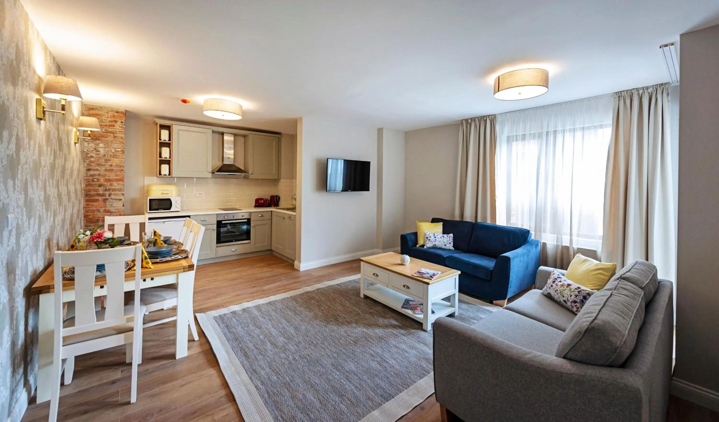 TV and multimedia in Predela LUX Aparthotel