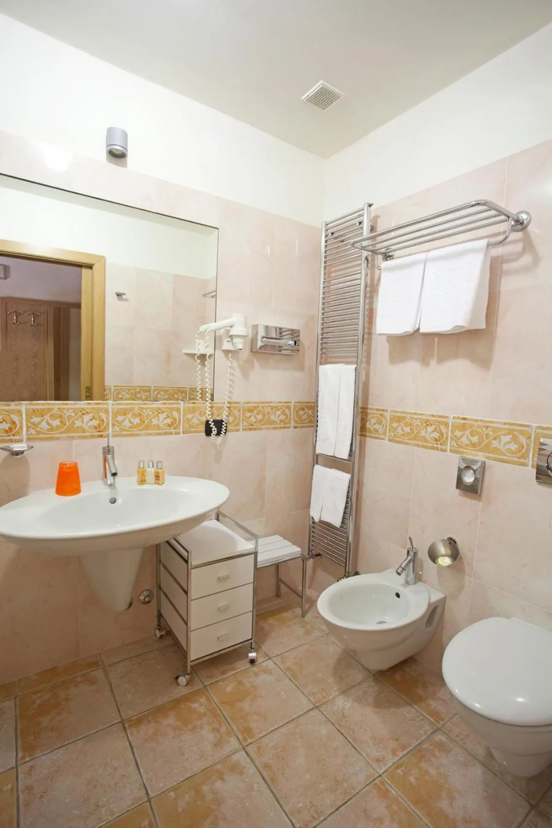 Toilet in Hotel Ligure