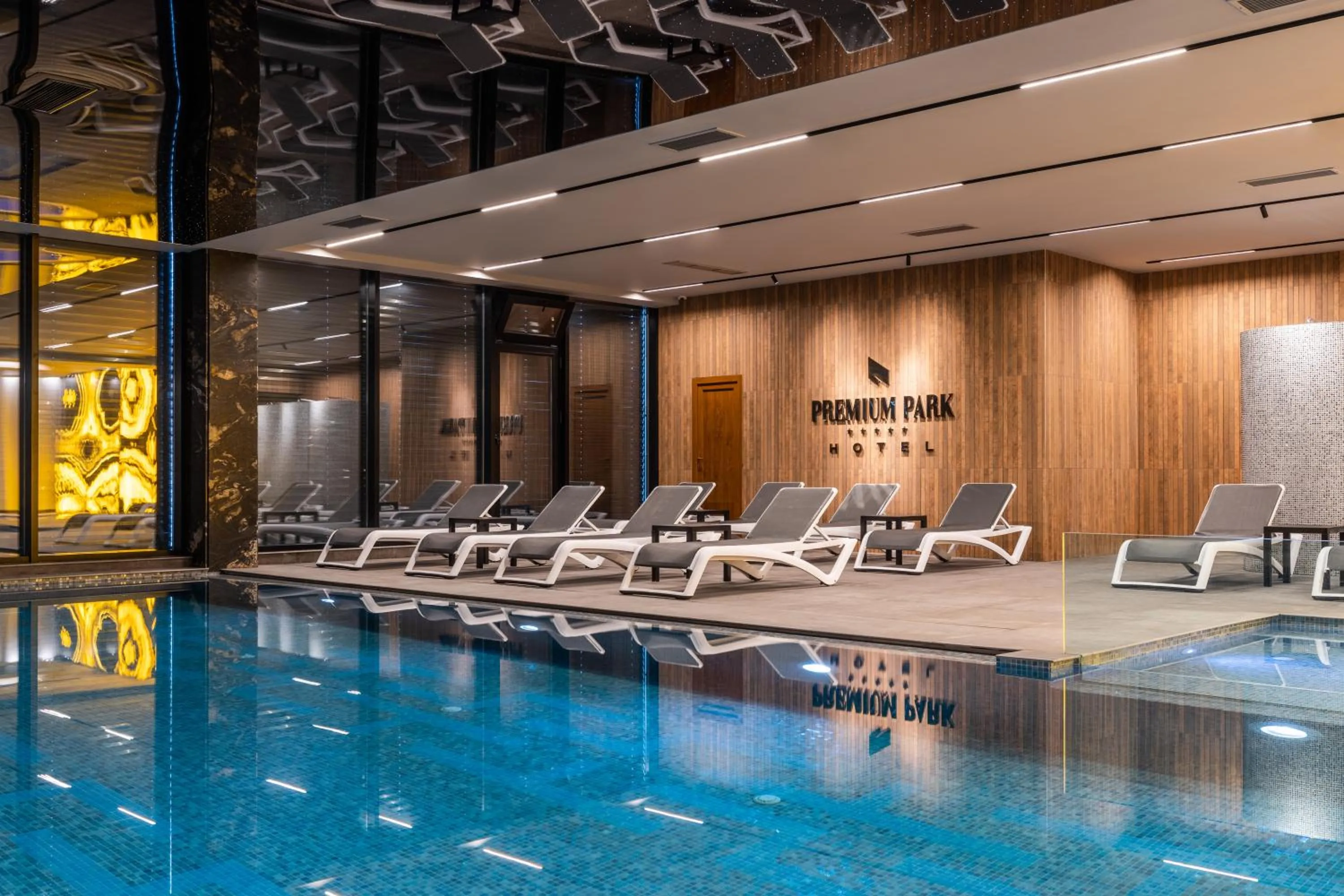 Swimming pool in Premium Park Hotel