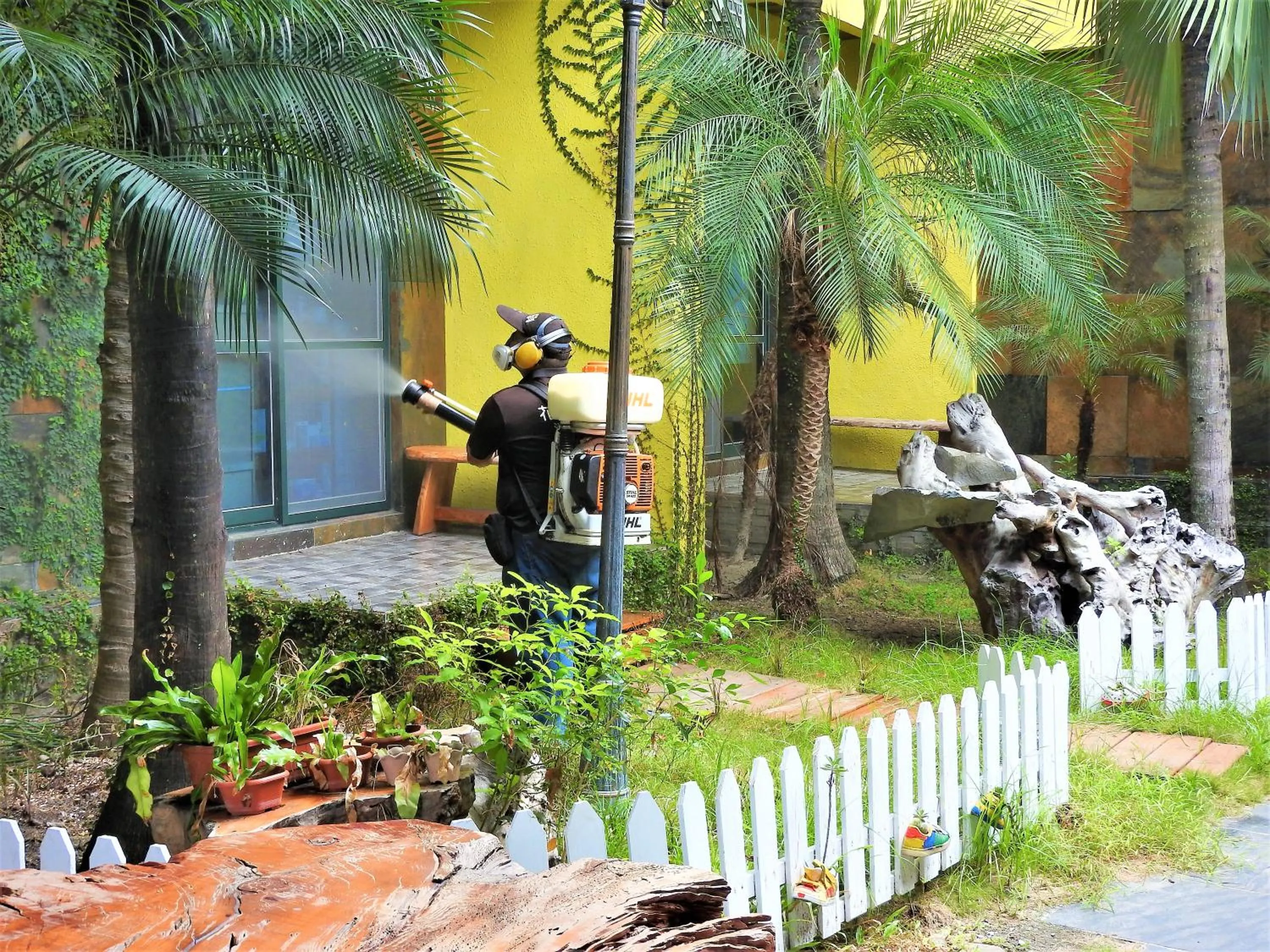 Staff in Blue Owl-Hualien No 2396-2397-2398-2399