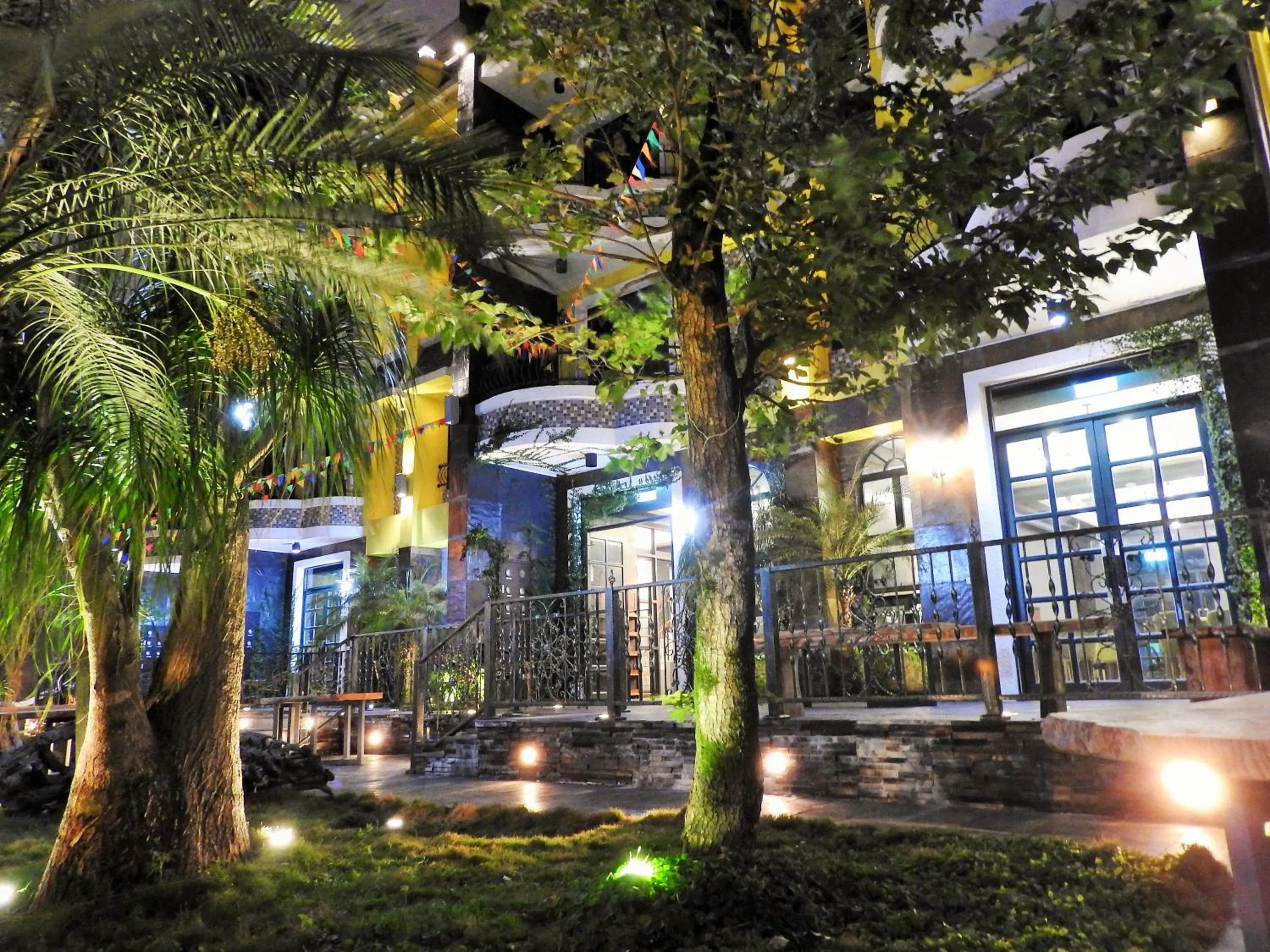 Facade/entrance in Blue Owl-Hualien No 2396-2397-2398-2399