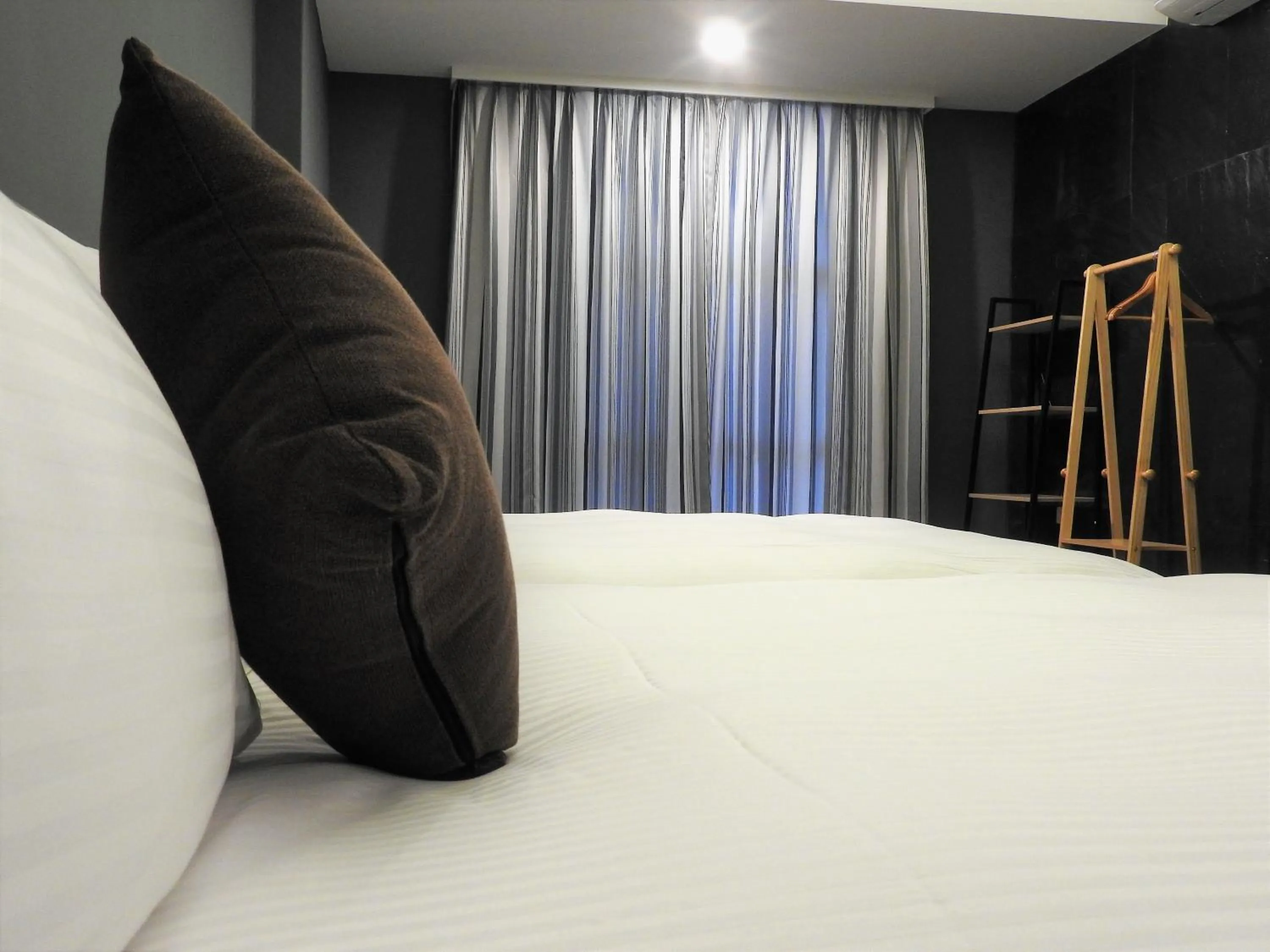 Bed in Blue Owl-Hualien No 2396-2397-2398-2399