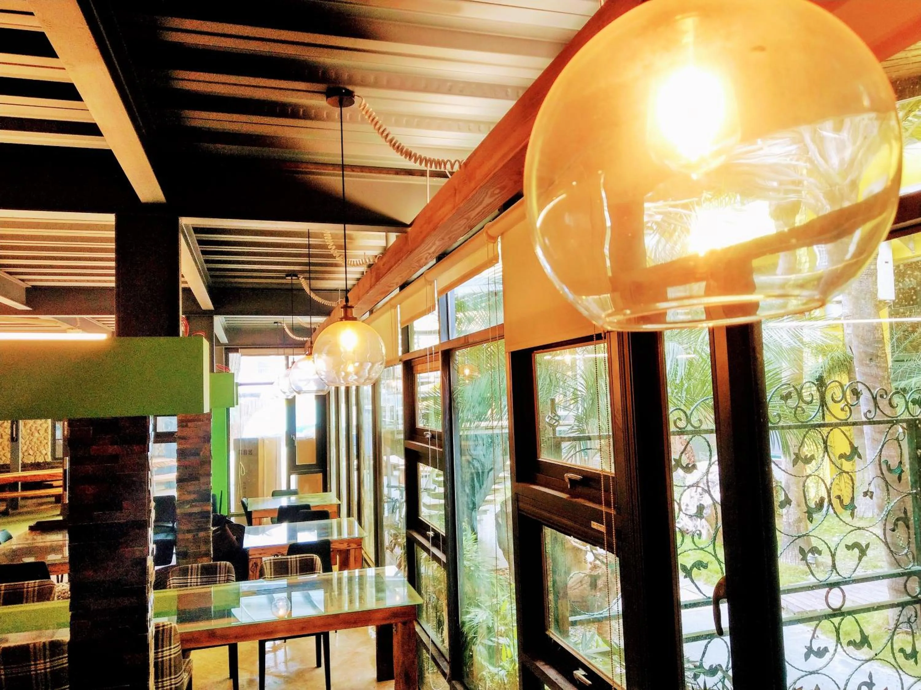 Dining area in Blue Owl-Hualien No 2396-2397-2398-2399