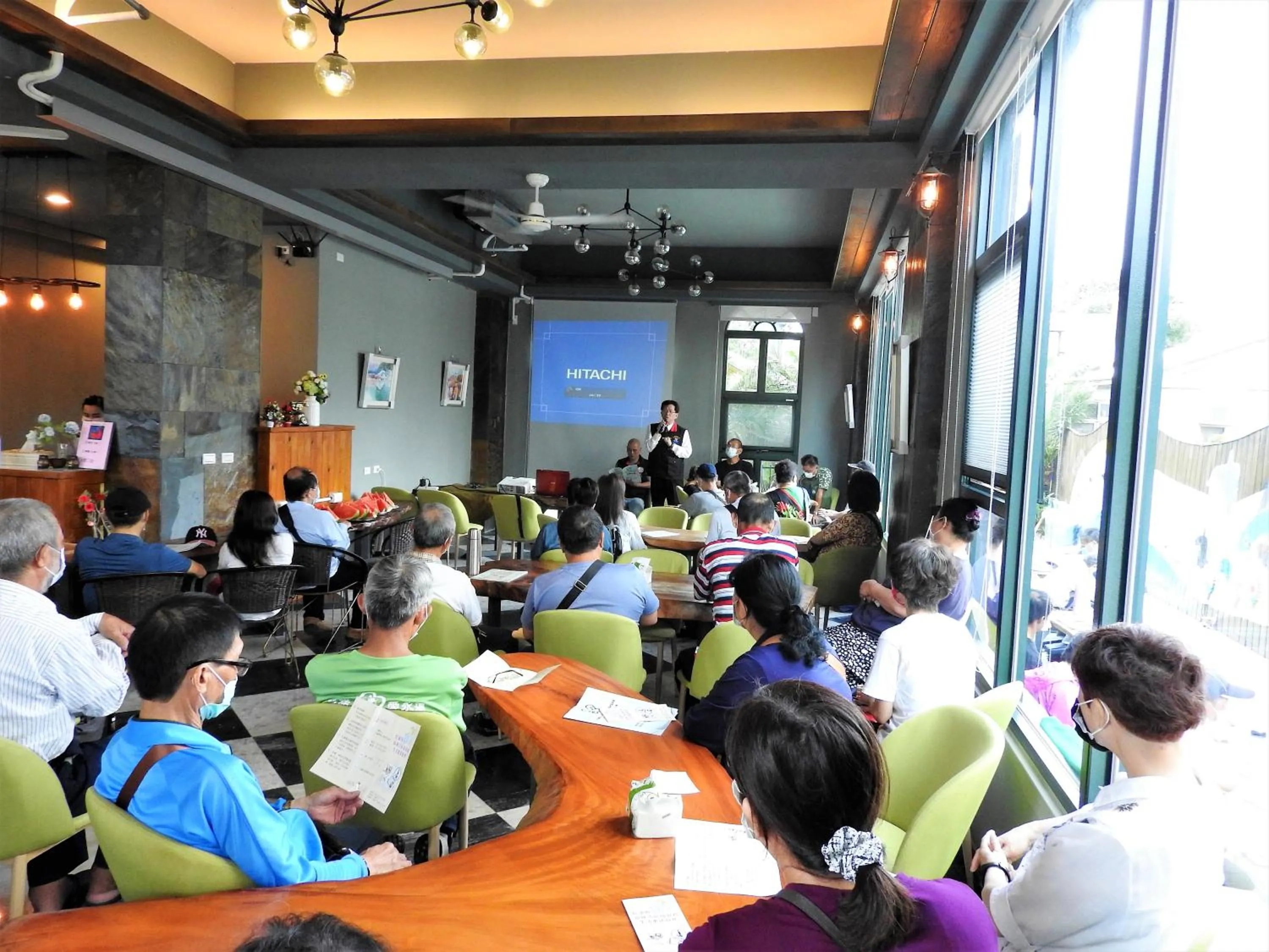 People in Blue Owl-Hualien No 2396-2397-2398-2399