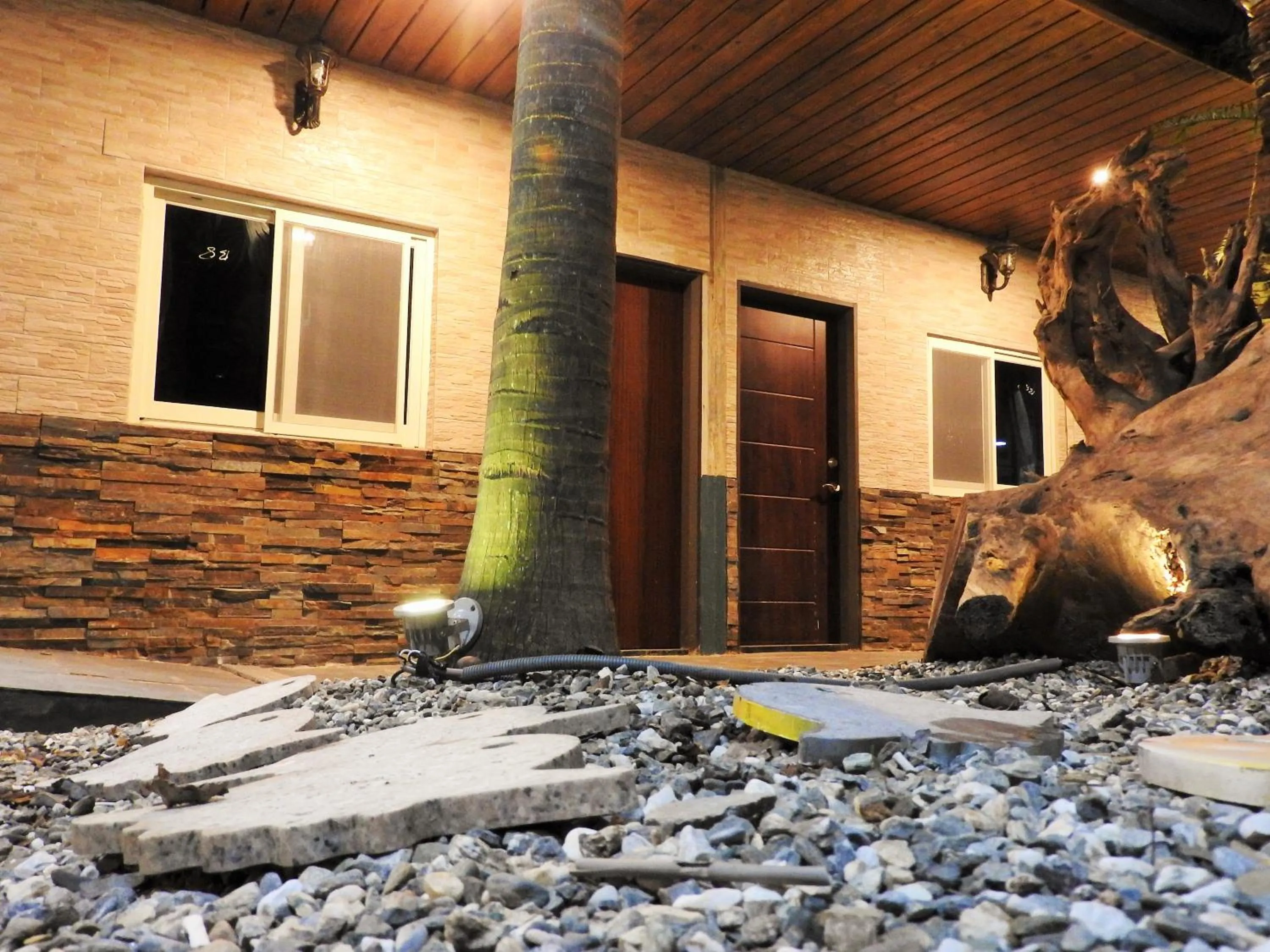 Facade/entrance in Blue Owl-Hualien No 2396-2397-2398-2399