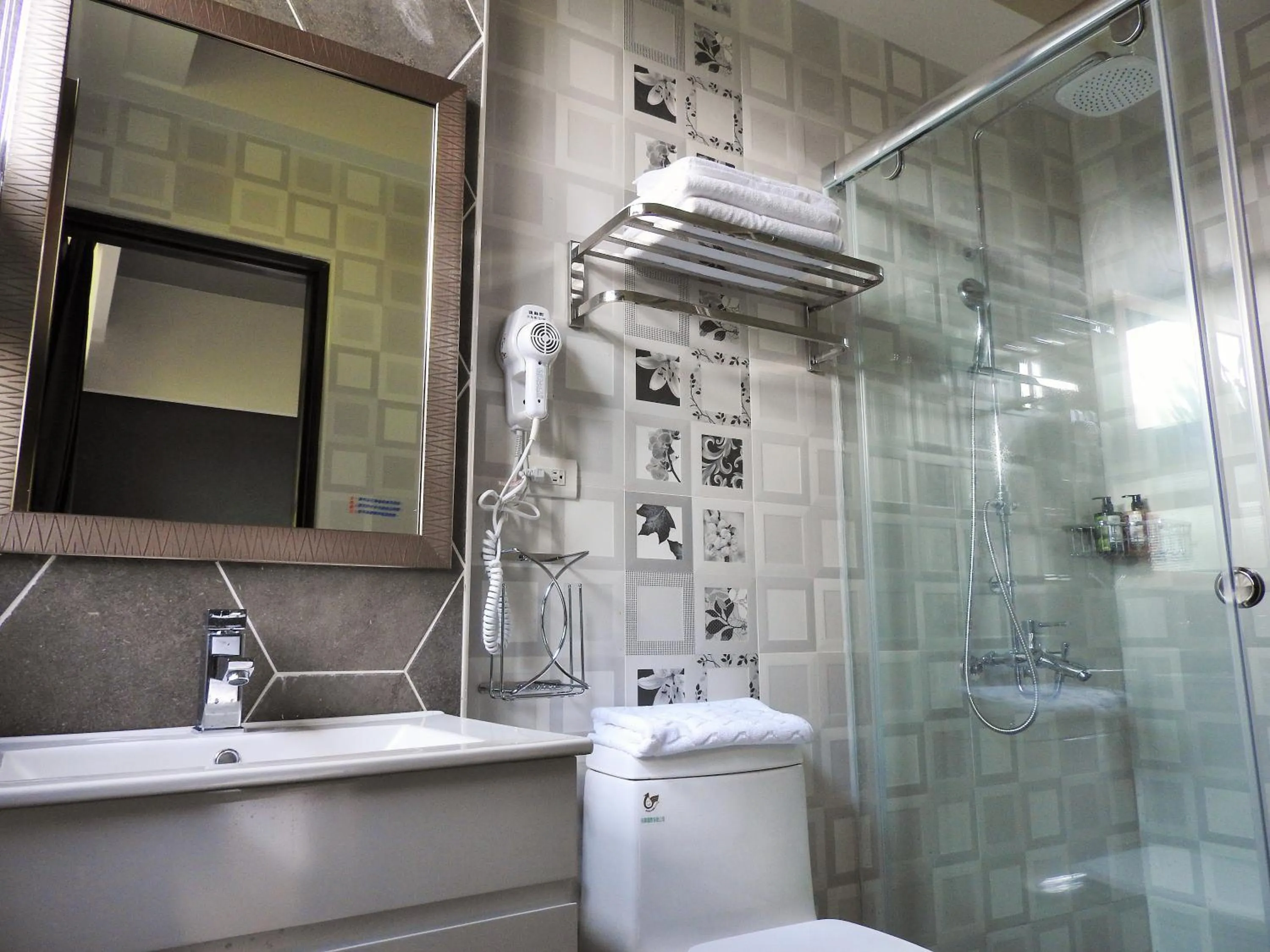 Bathroom in Blue Owl-Hualien No 2396-2397-2398-2399