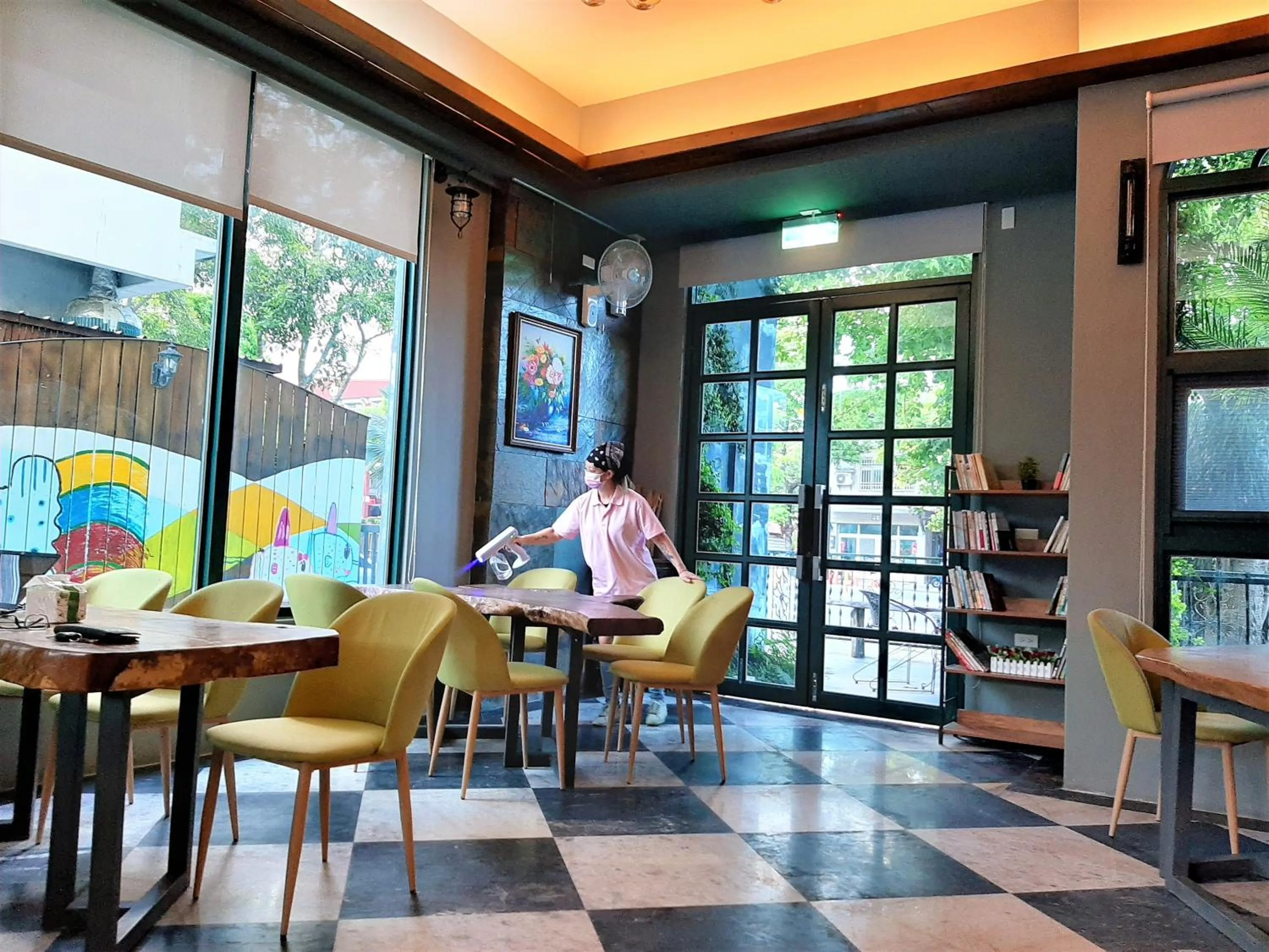 Staff in Blue Owl-Hualien No 2396-2397-2398-2399