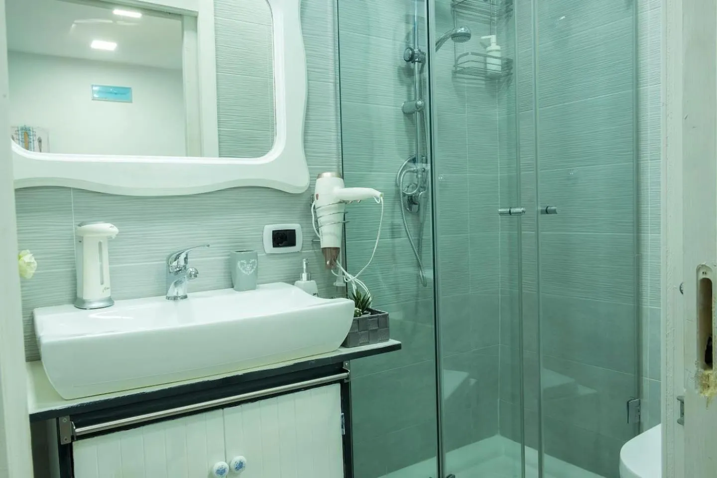 Shower in Little House Napoli