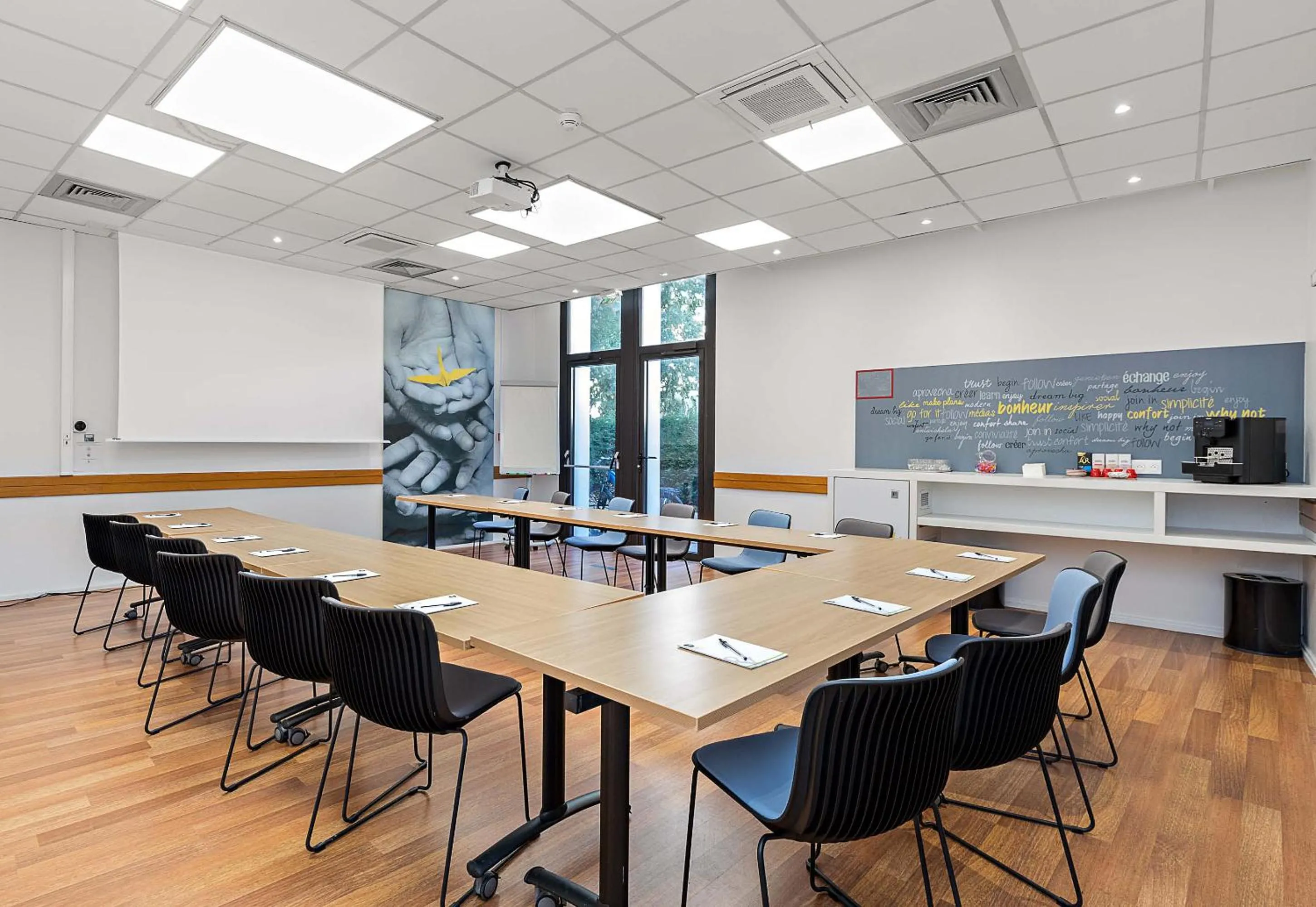 Meeting/conference room in B&B HOTEL Rouen Centre Rive Droite