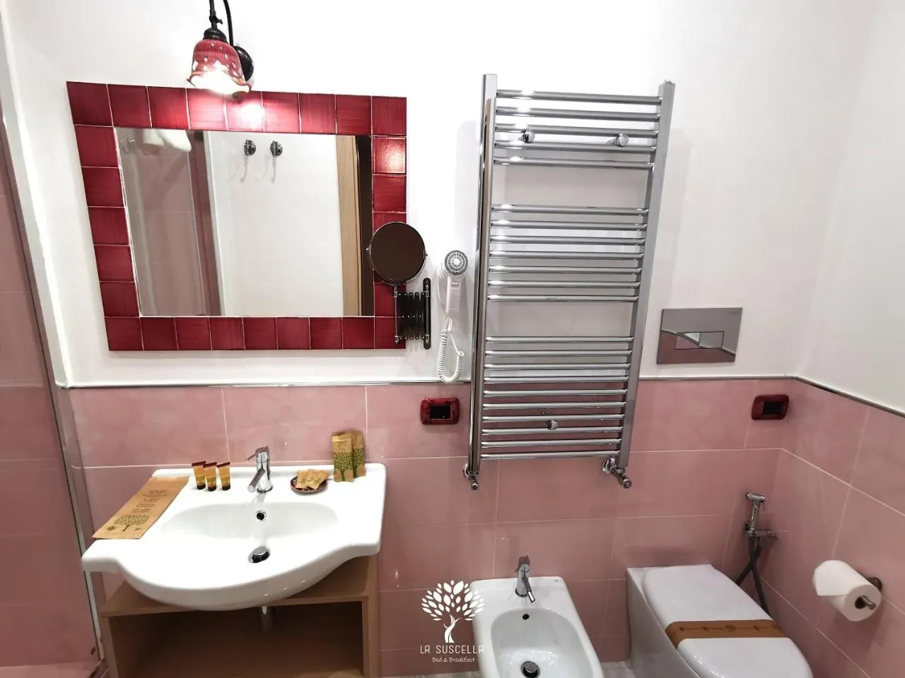 Shower in La Suscella Bed & Breakfast