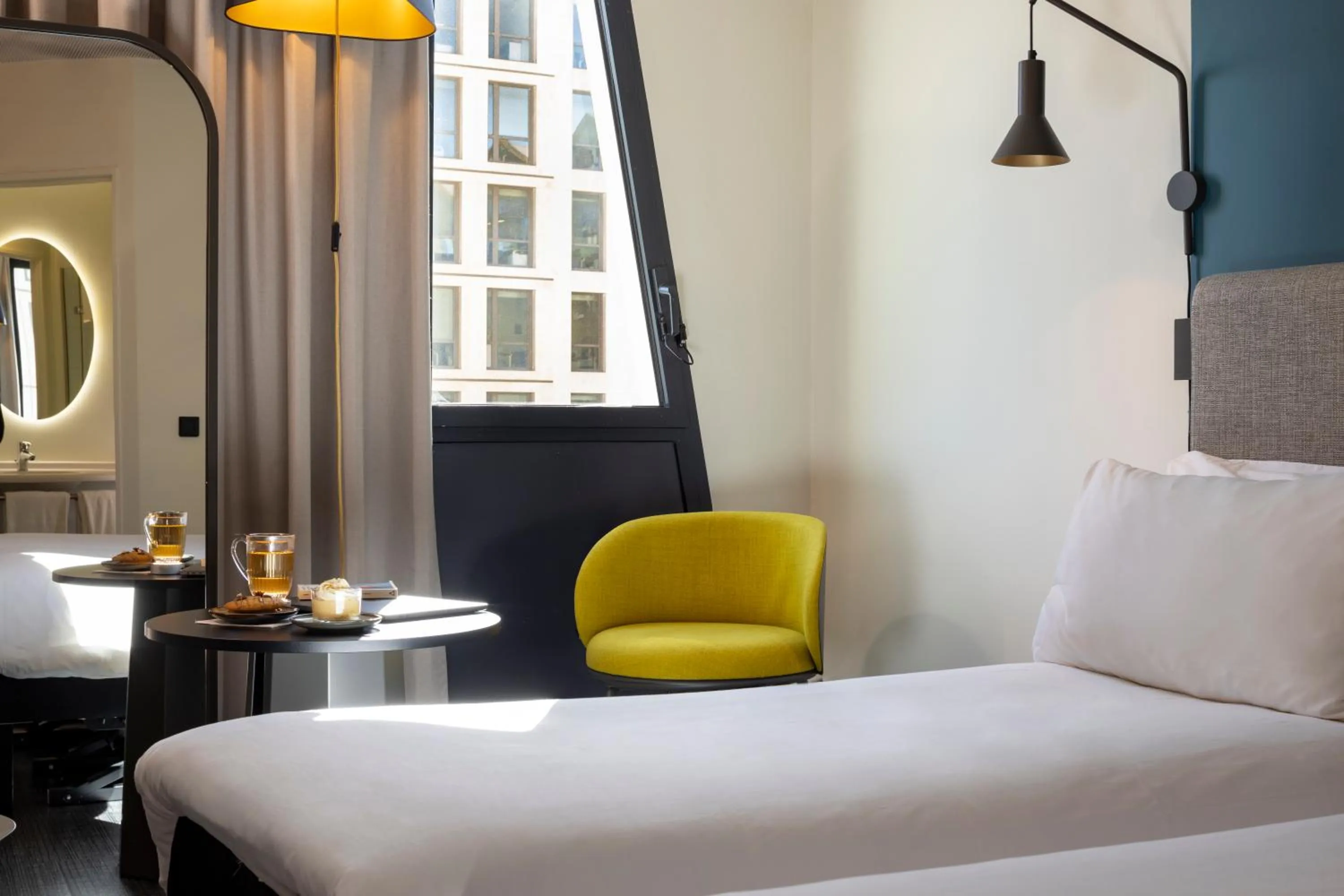 Bedroom, Bed in ibis Marseille Centre Euromed