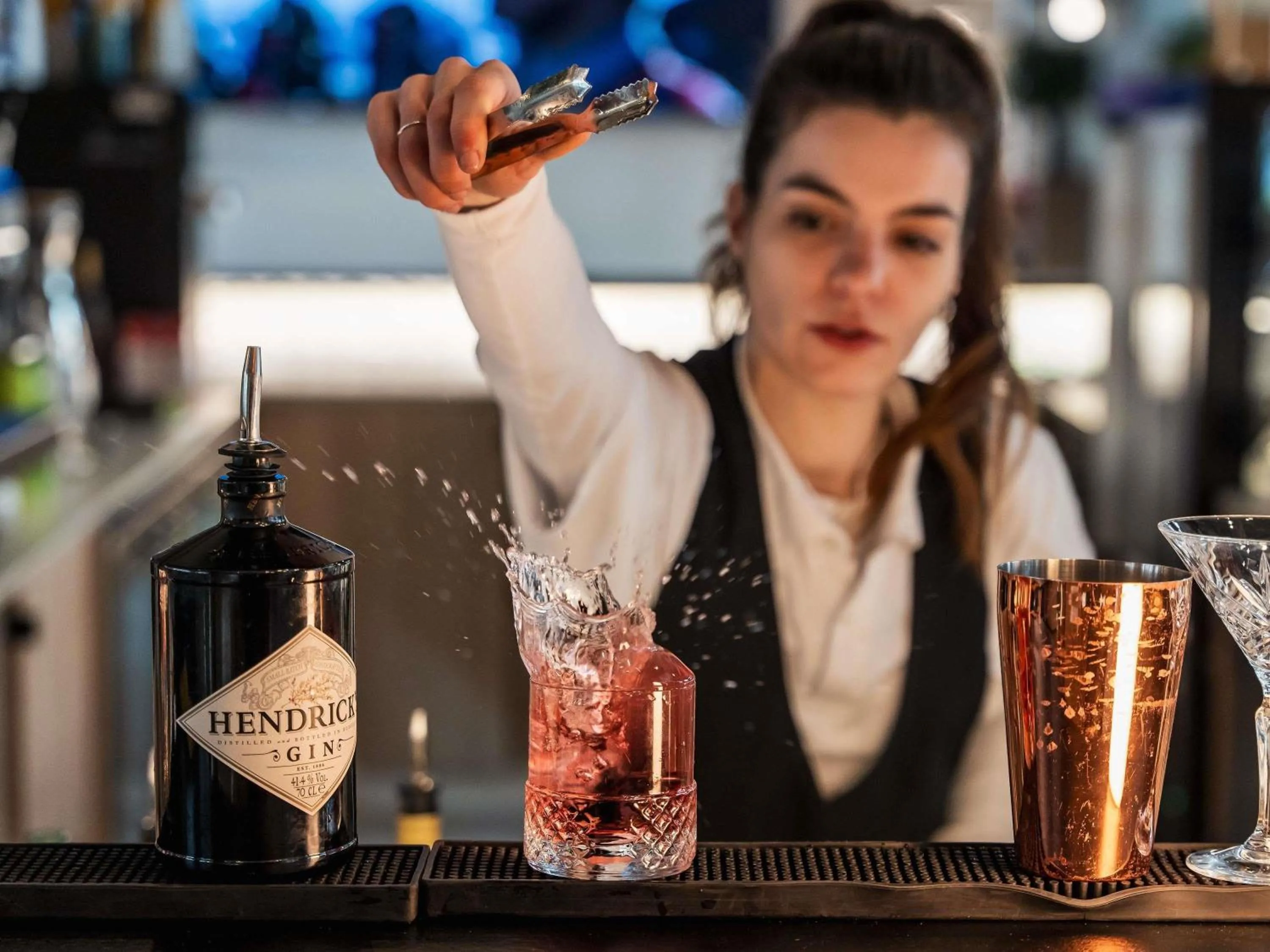 Lounge or bar in ibis Marseille Centre Euromed