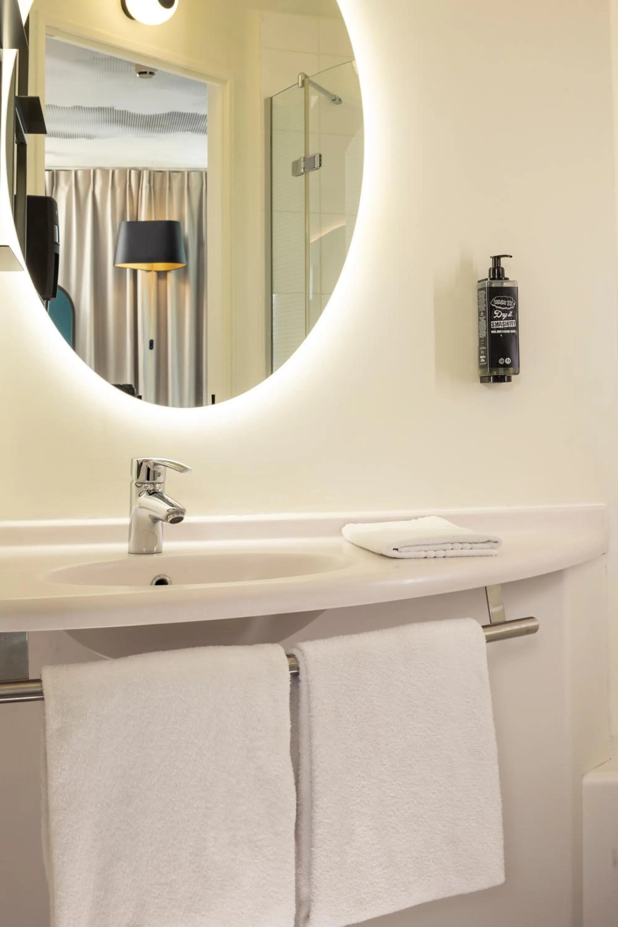 Bathroom in ibis Marseille Centre Euromed