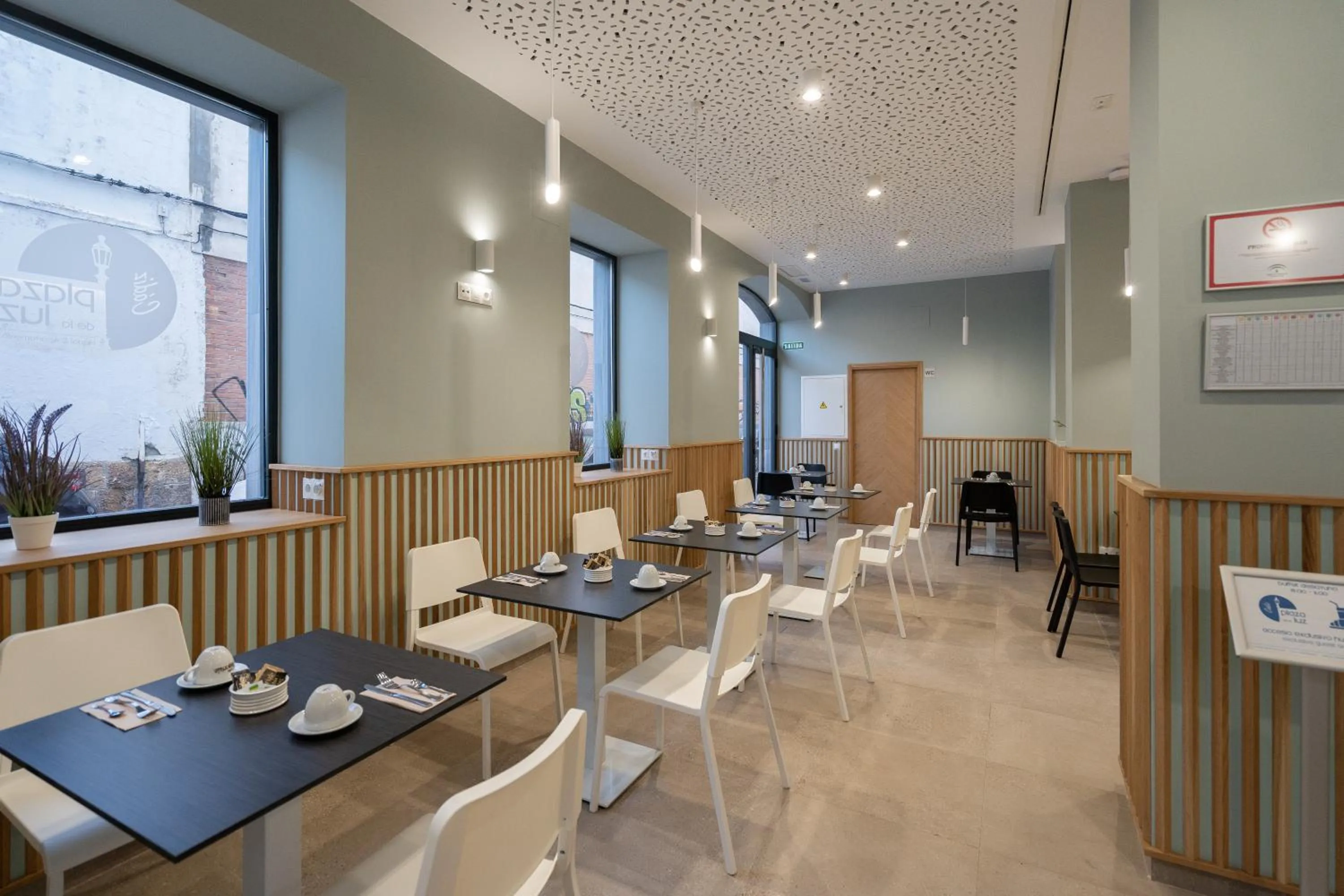 Buffet breakfast in Plaza de la Luz Cádiz