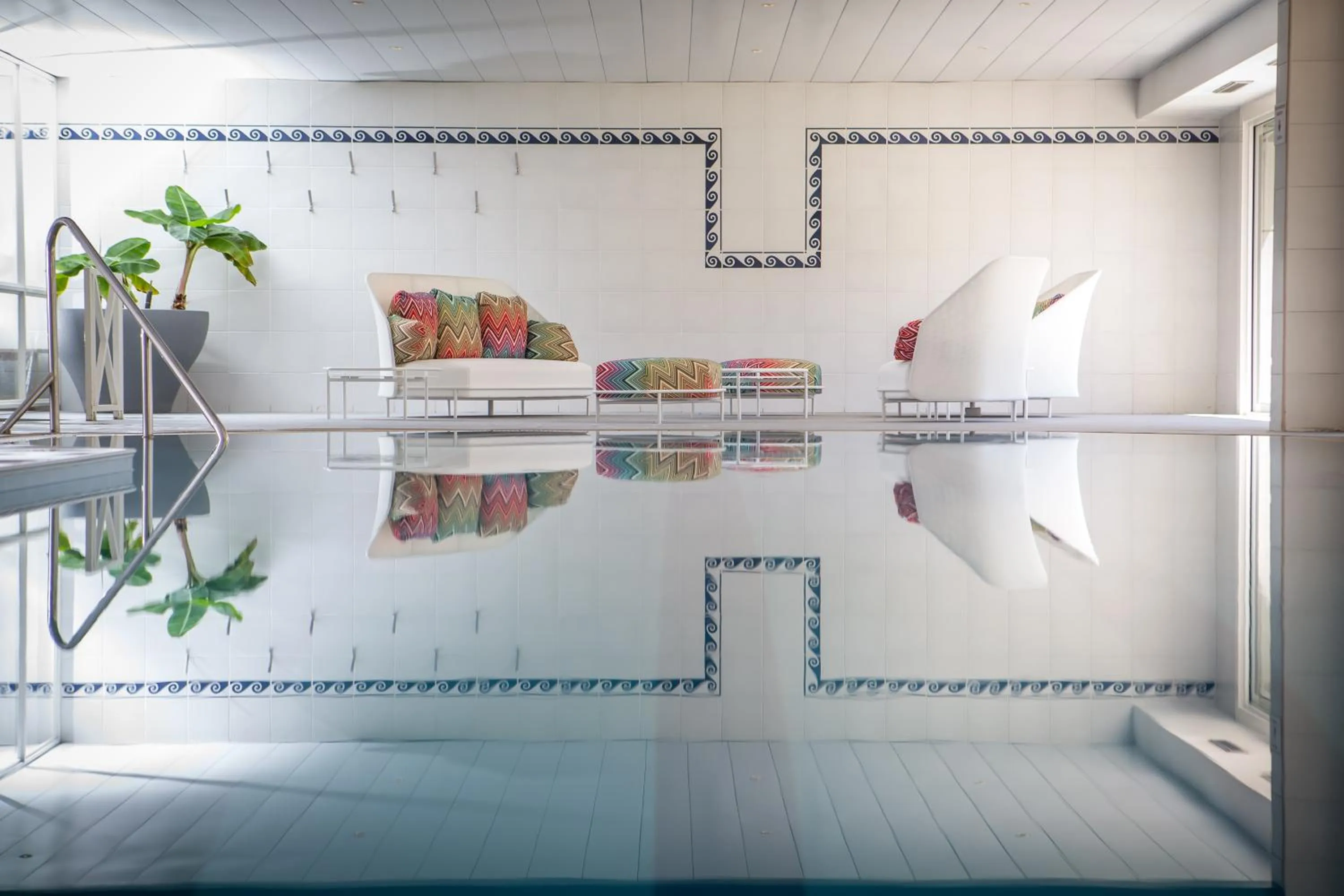 Swimming pool in Hôtel & Spa Vatel