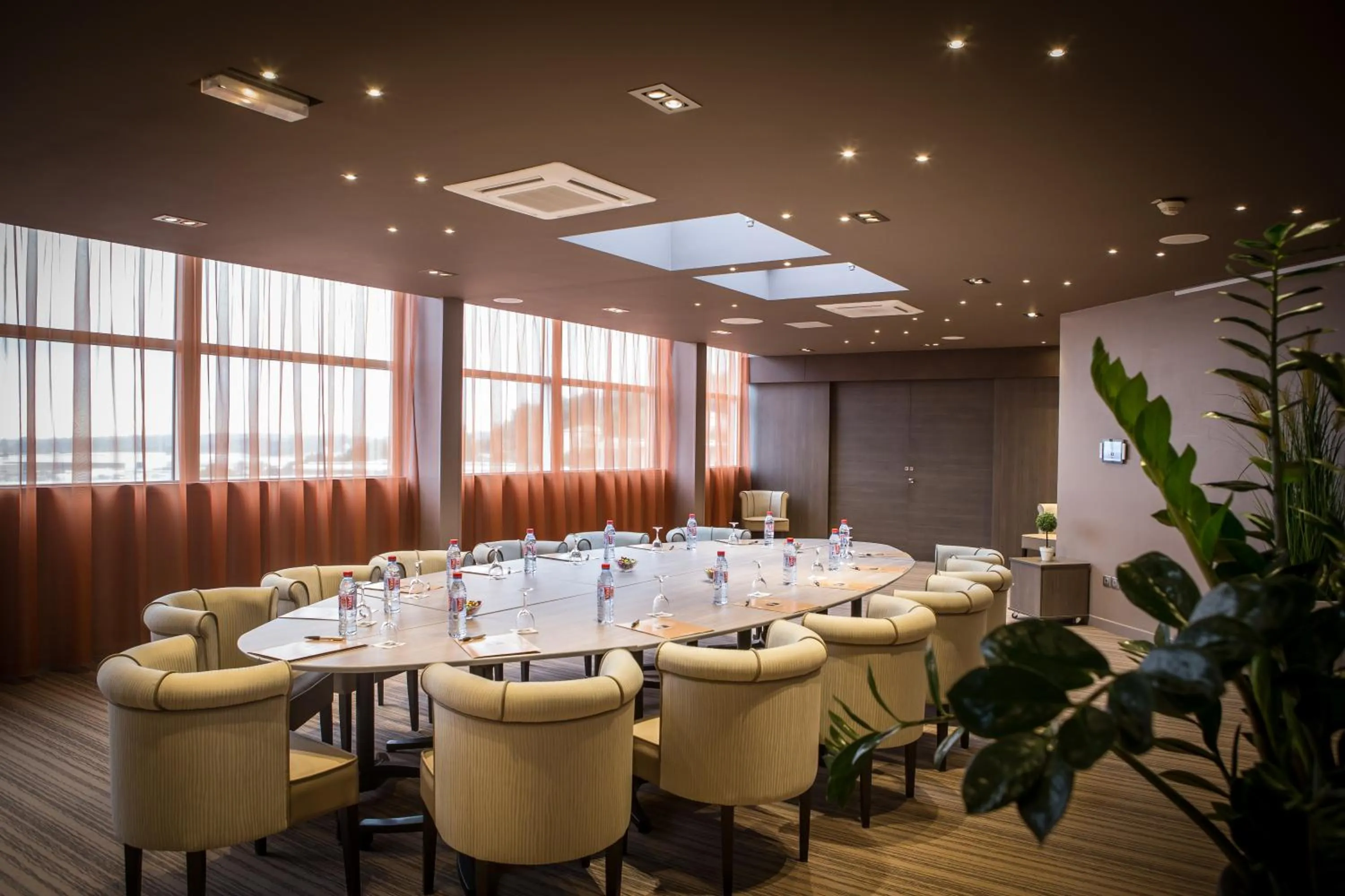 Meeting/conference room in Hôtel & Spa Vatel
