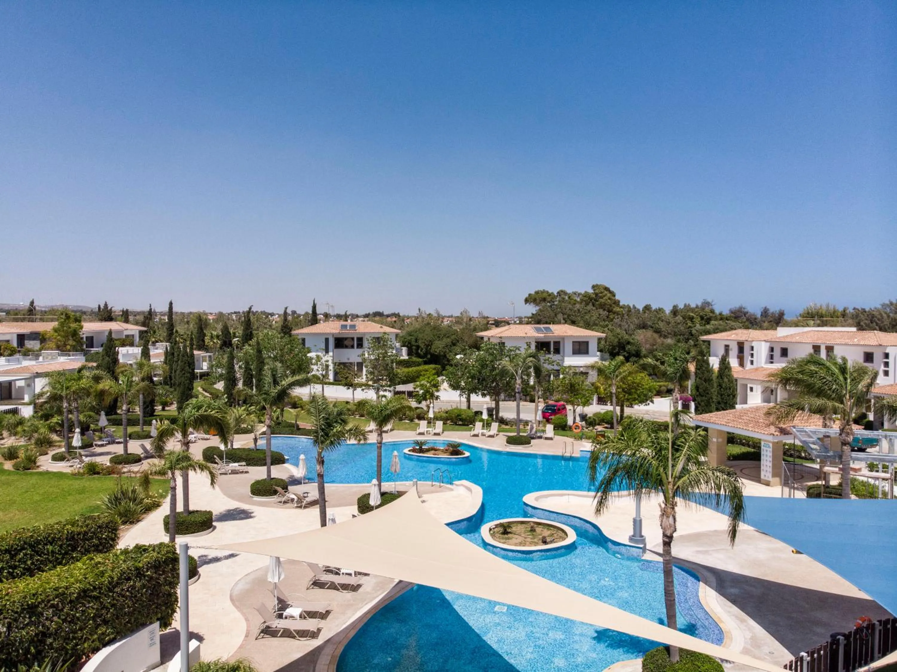 Swimming pool in Atlantis Gardens