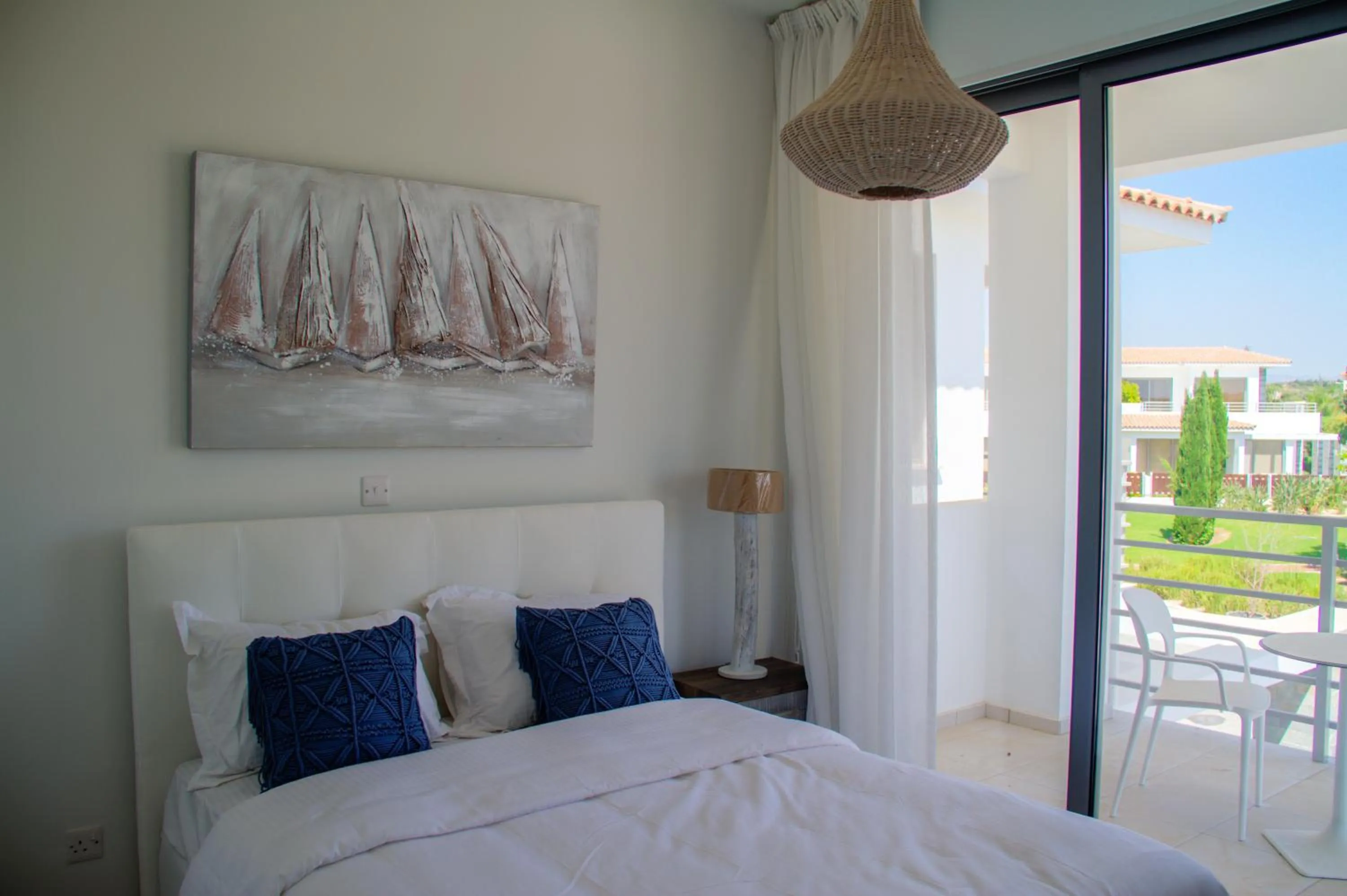 Bed in Atlantis Gardens