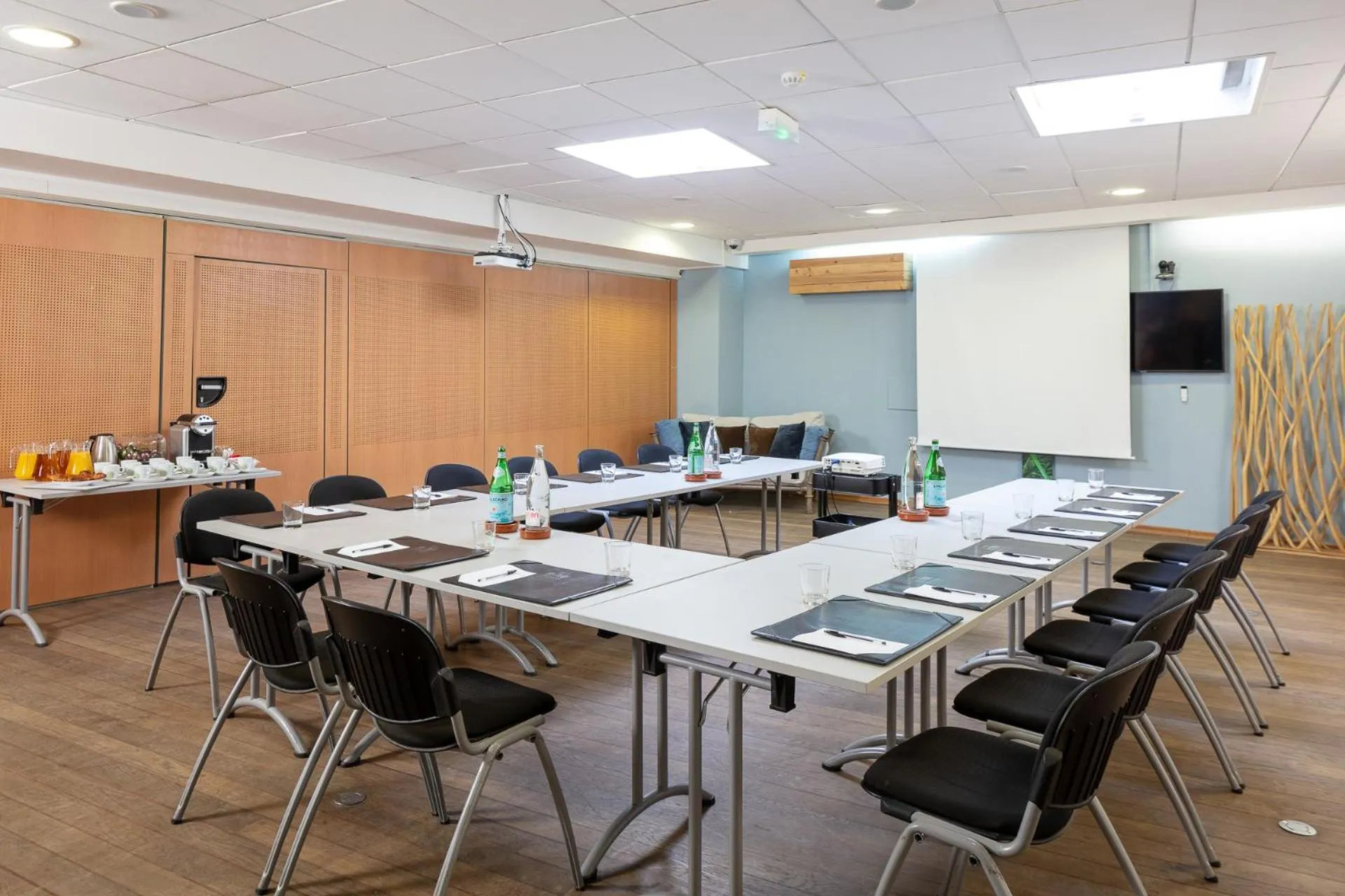 Meeting/conference room in Hotel Residence Les Medes