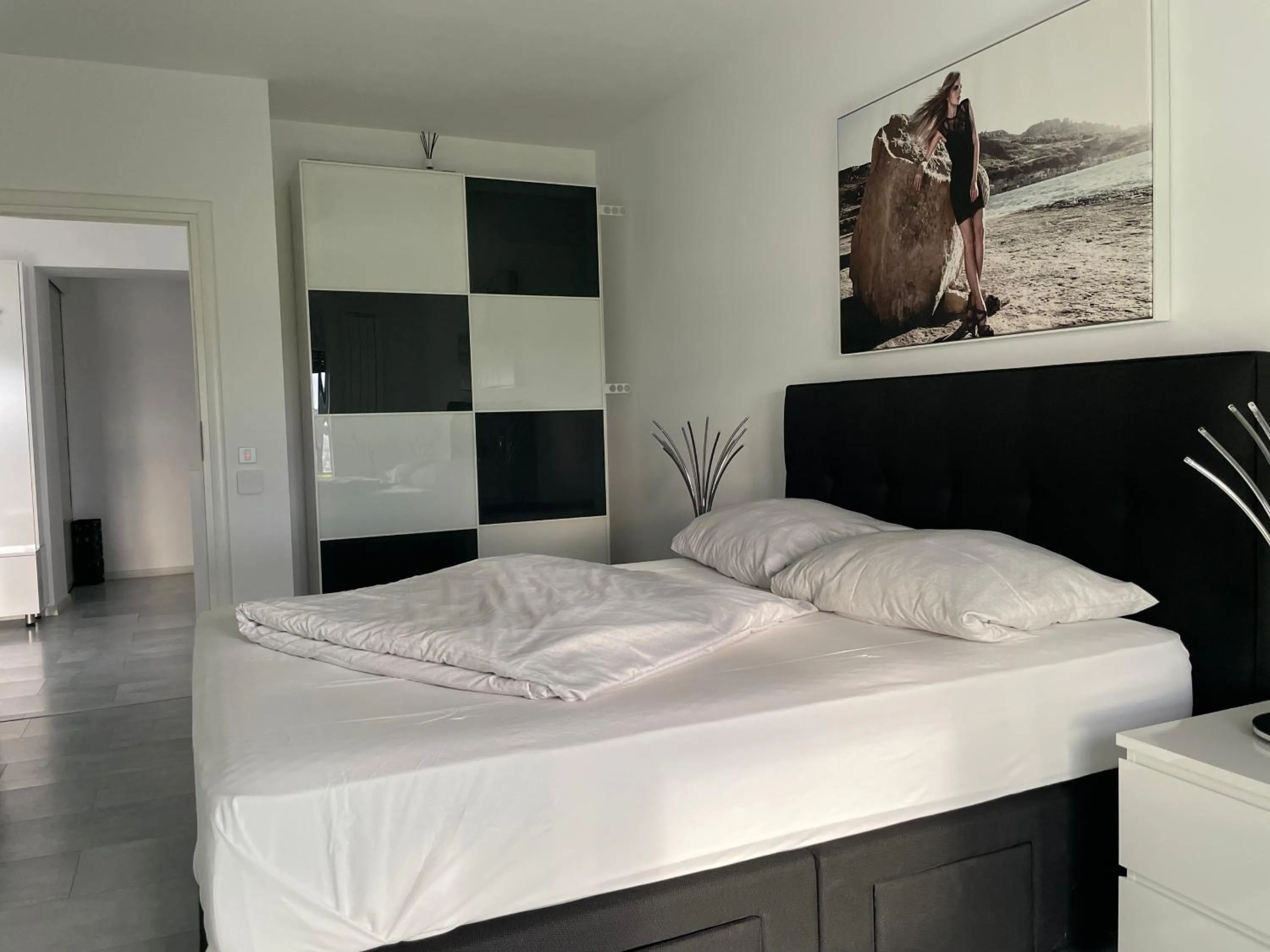 Bed in Luxury Westpark 2 Residence with Lake View