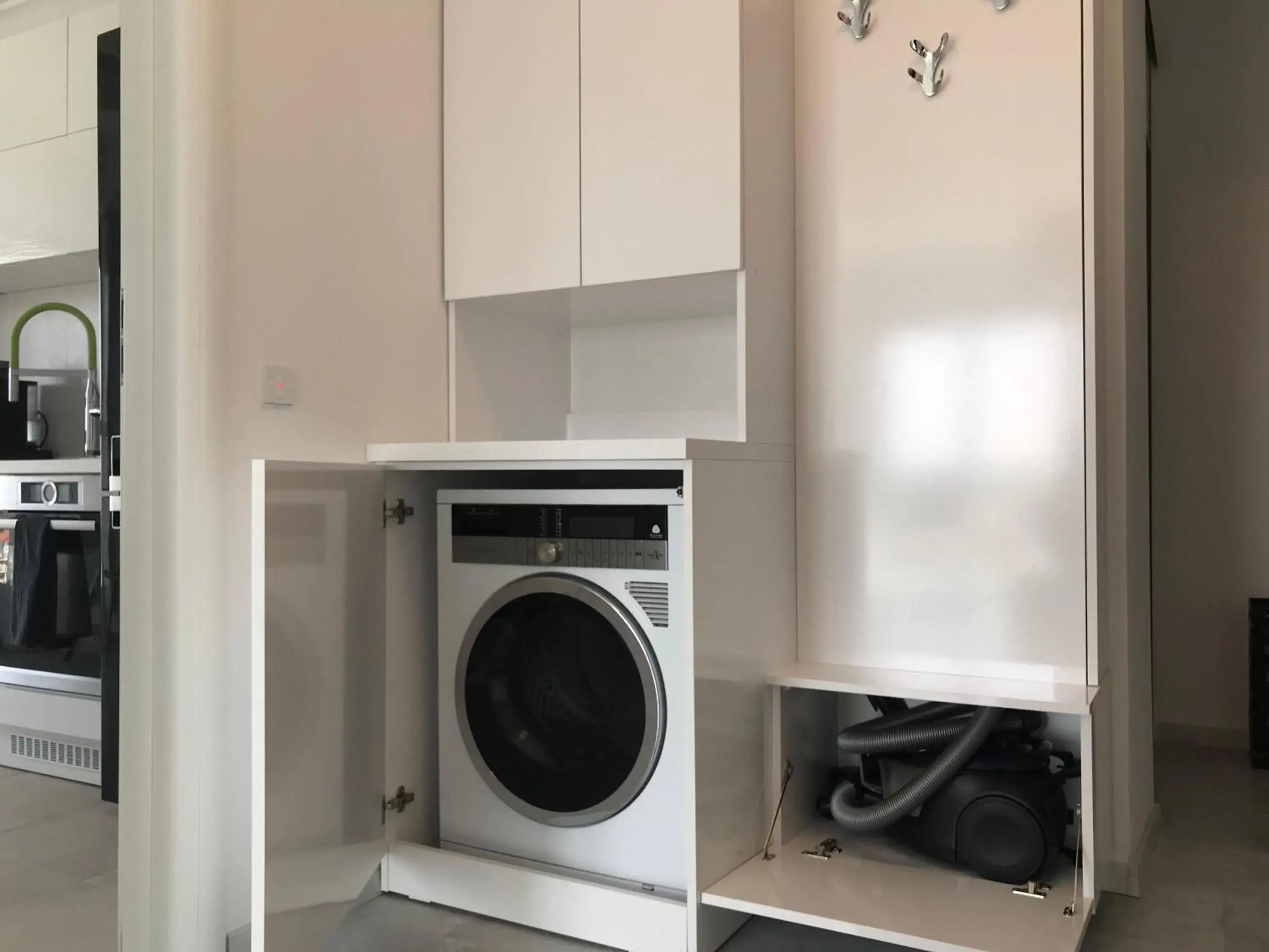 One-Bedroom Apartment in Luxury Westpark 2 Residence with Lake View One-Bedroom Apartment in Luxury Westpark 2 Residence with Lake View