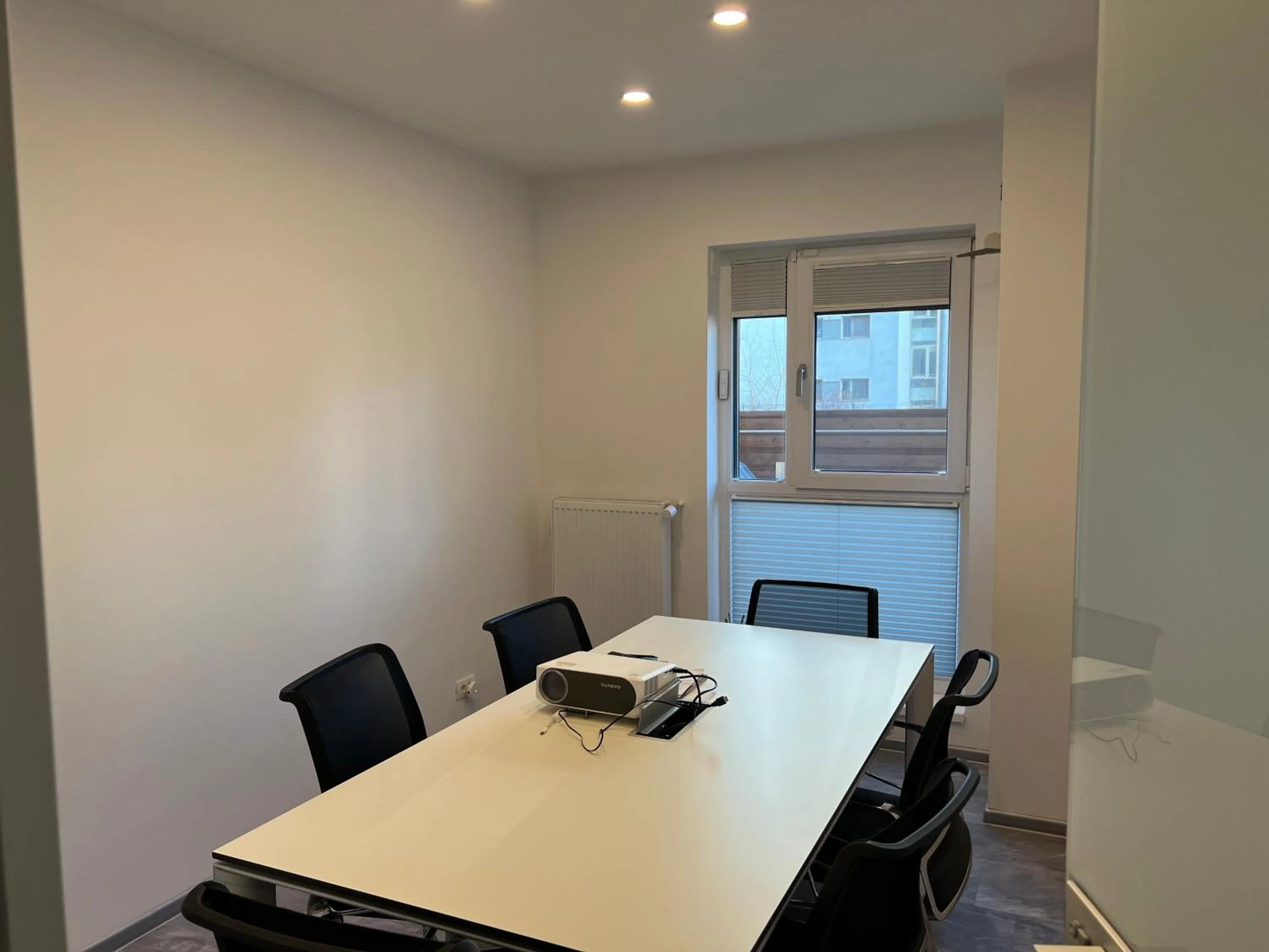 Meeting/conference room in Luxury Westpark 2 Residence with Lake View