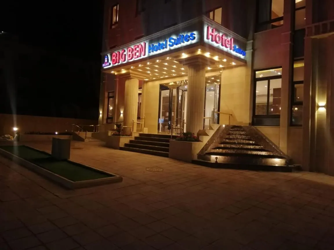 Property building in Big Ben Hotel Suites