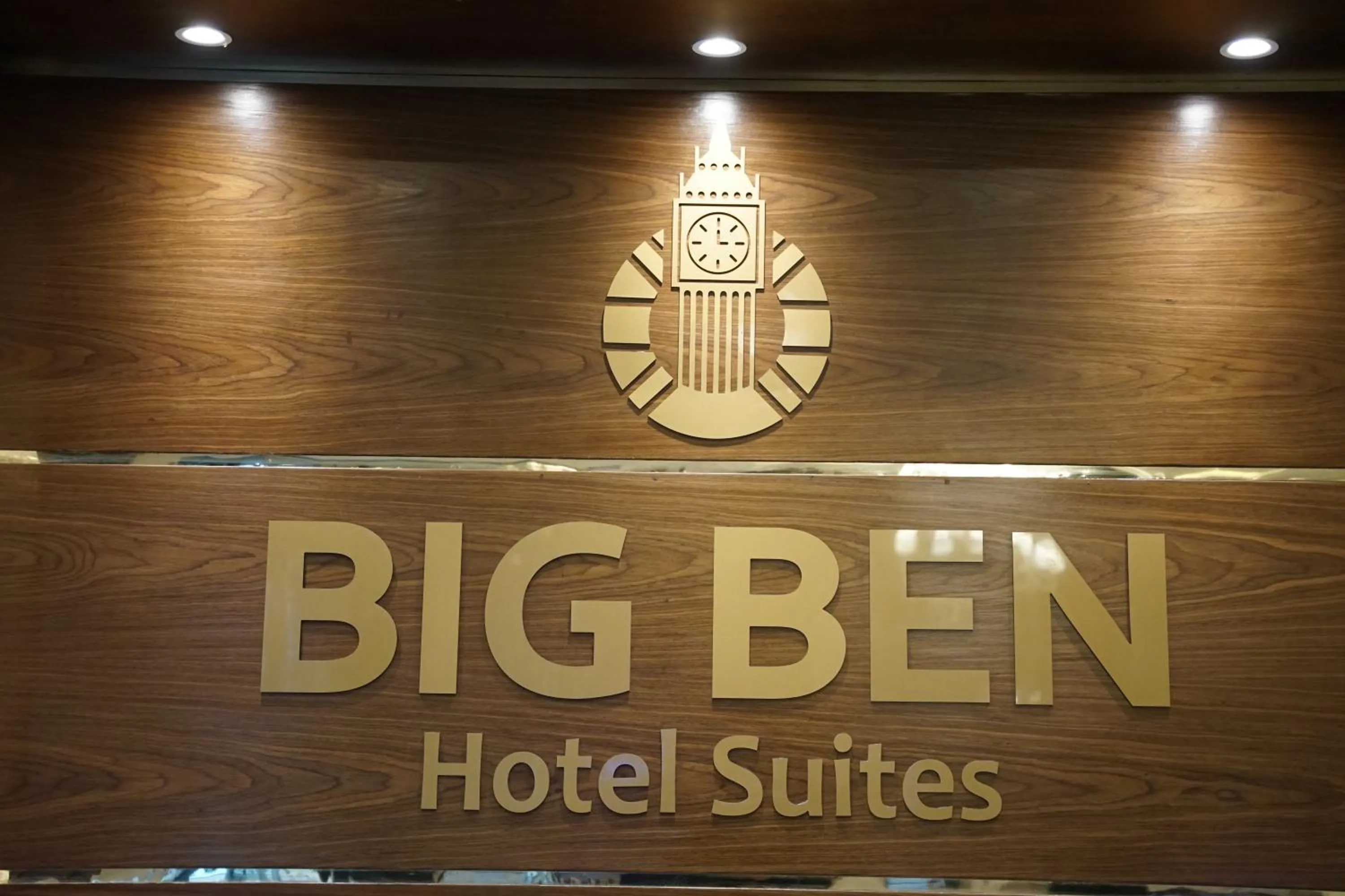 Property logo or sign in Big Ben Hotel Suites