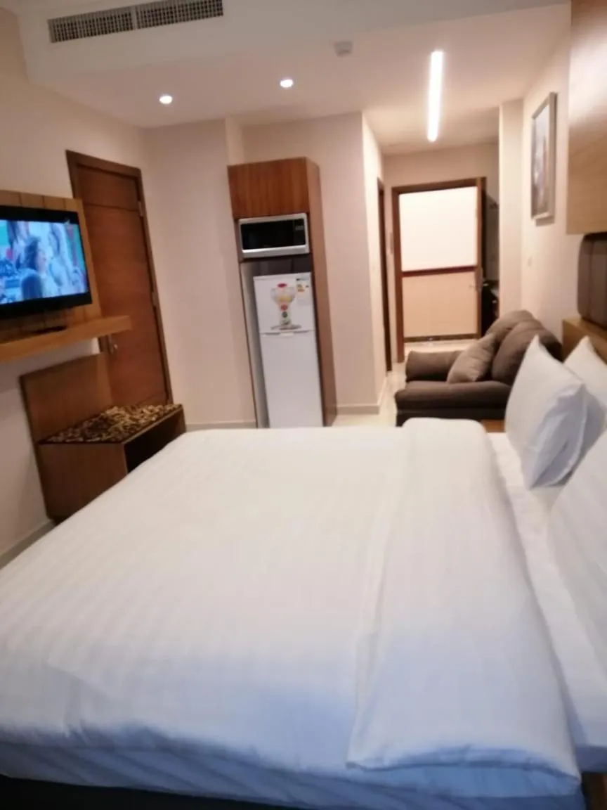 Deluxe Double Room in Big Ben Hotel Suites