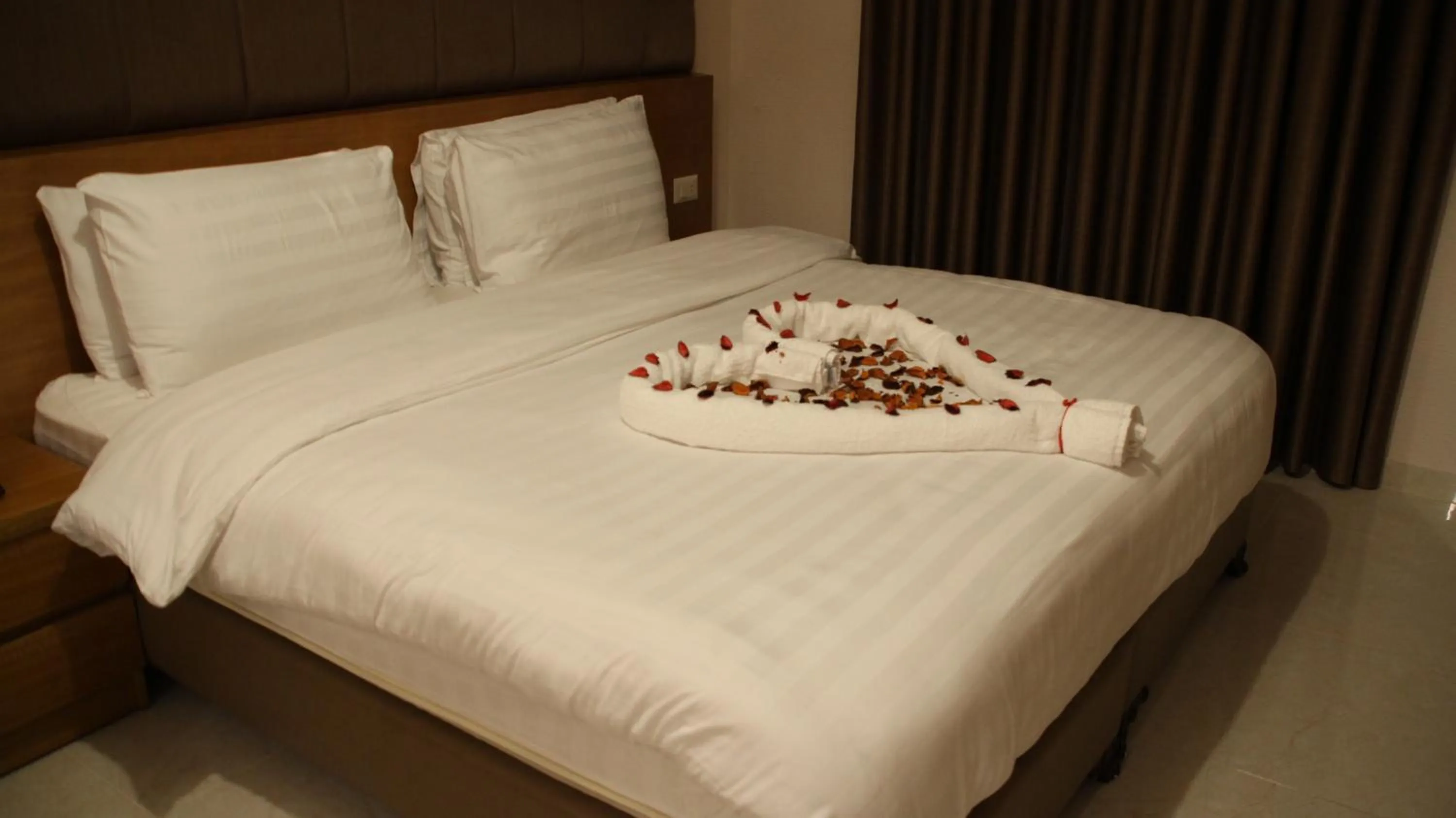 wedding in Big Ben Hotel Suites